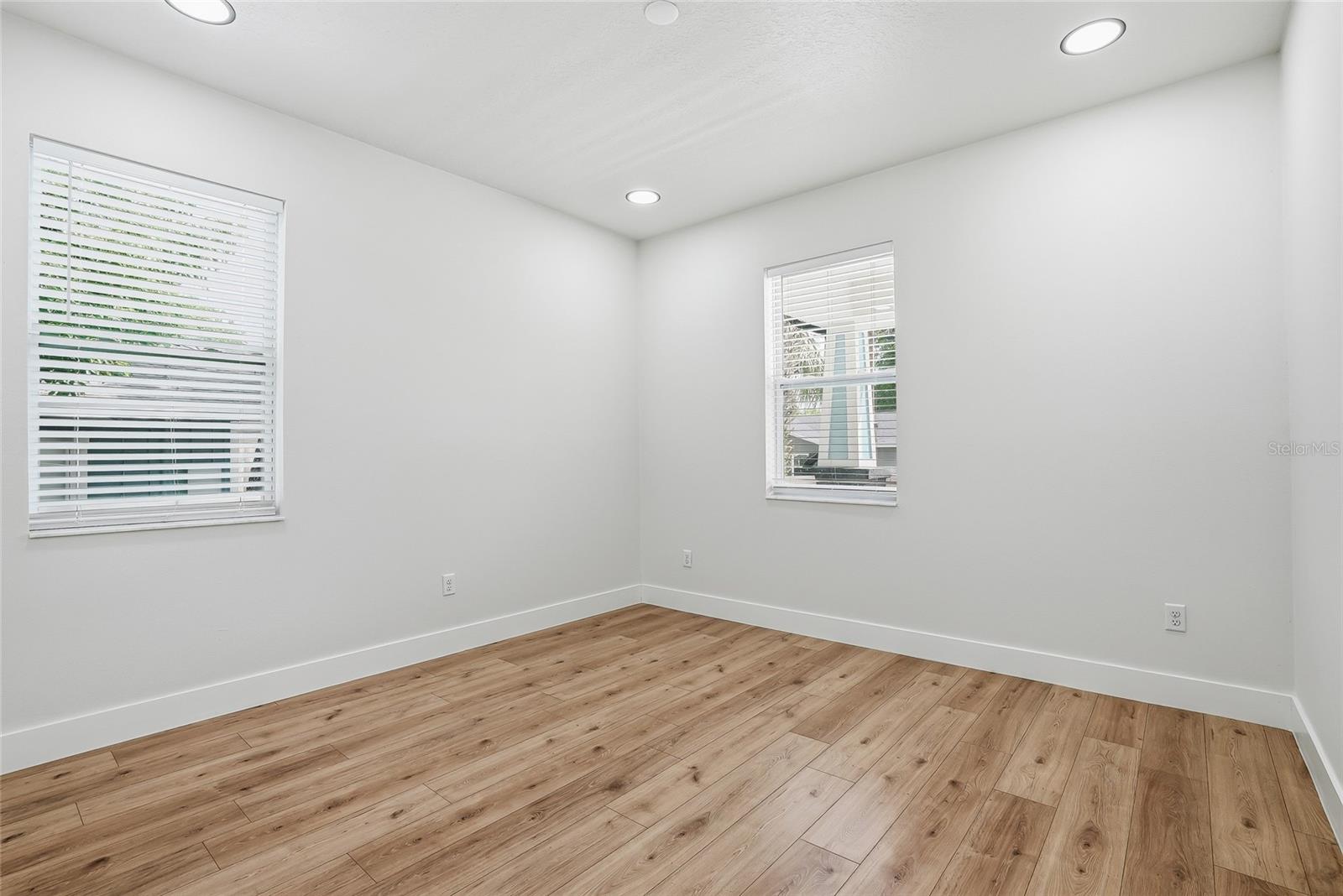 7706 N ARDEN AVE, TAMPA, FL, 33604