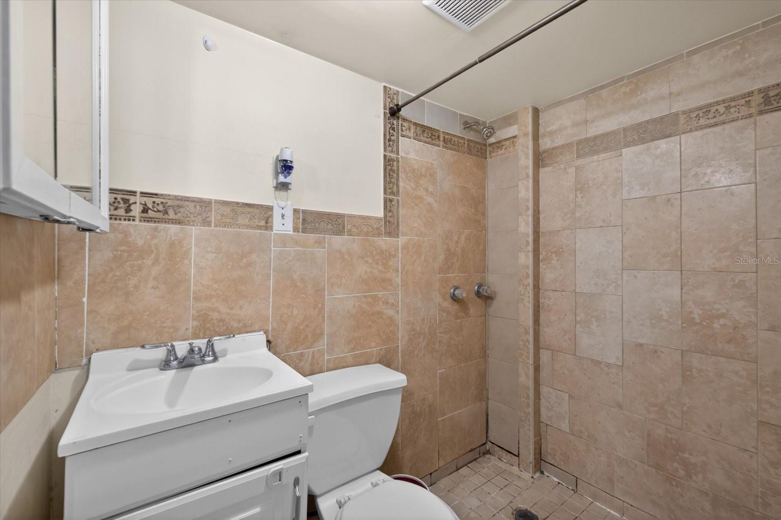 611 N BRADFORD AVE, TAMPA, FL, 33609