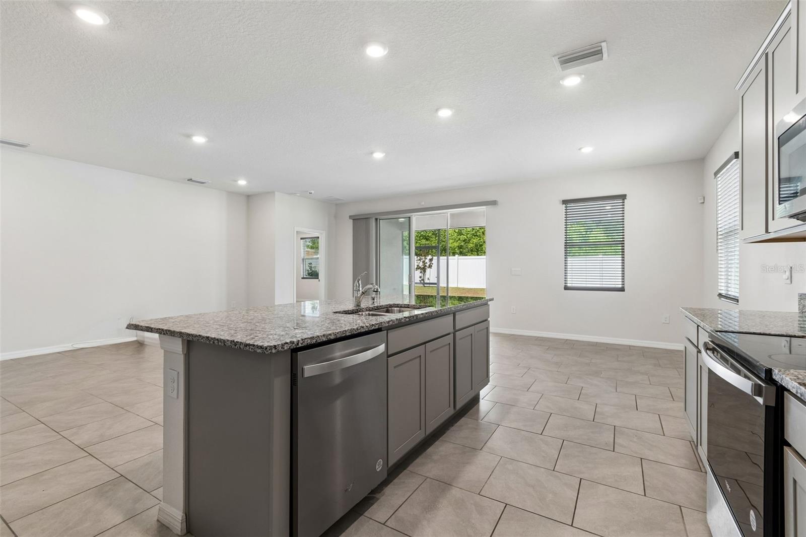 35977 MORSE WILLOW CT, ZEPHYRHILLS, FL, 33541