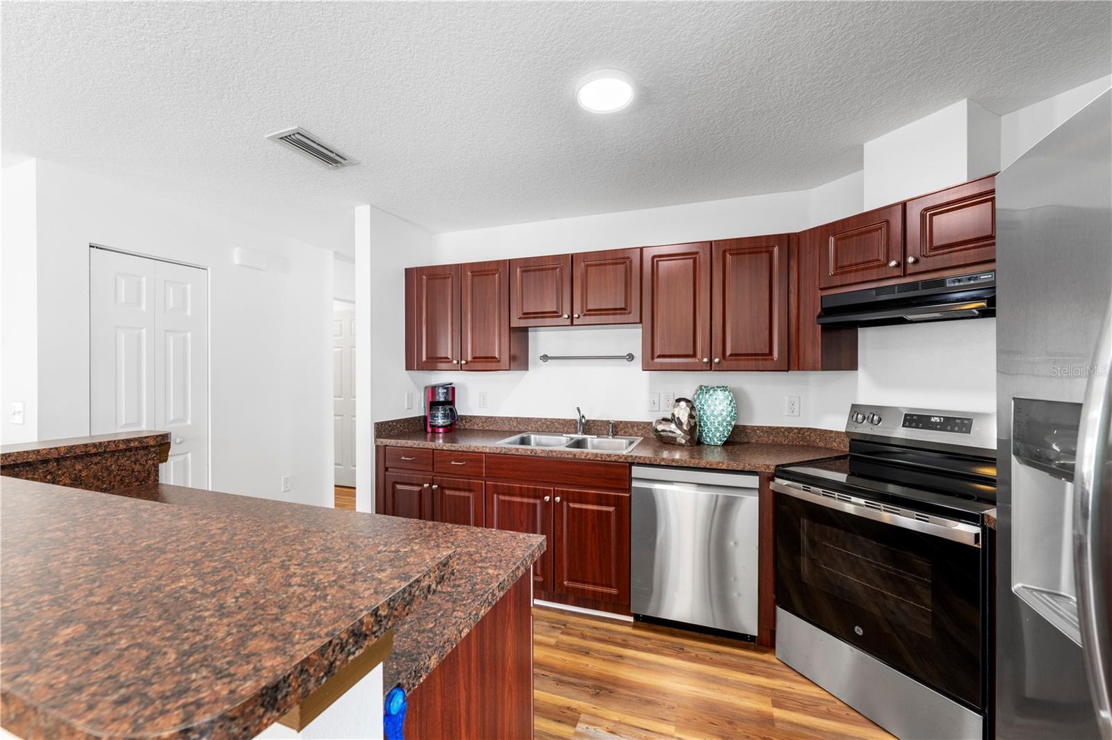 15404 BAMA BREEZE PL, WIMAUMA, FL, 33598