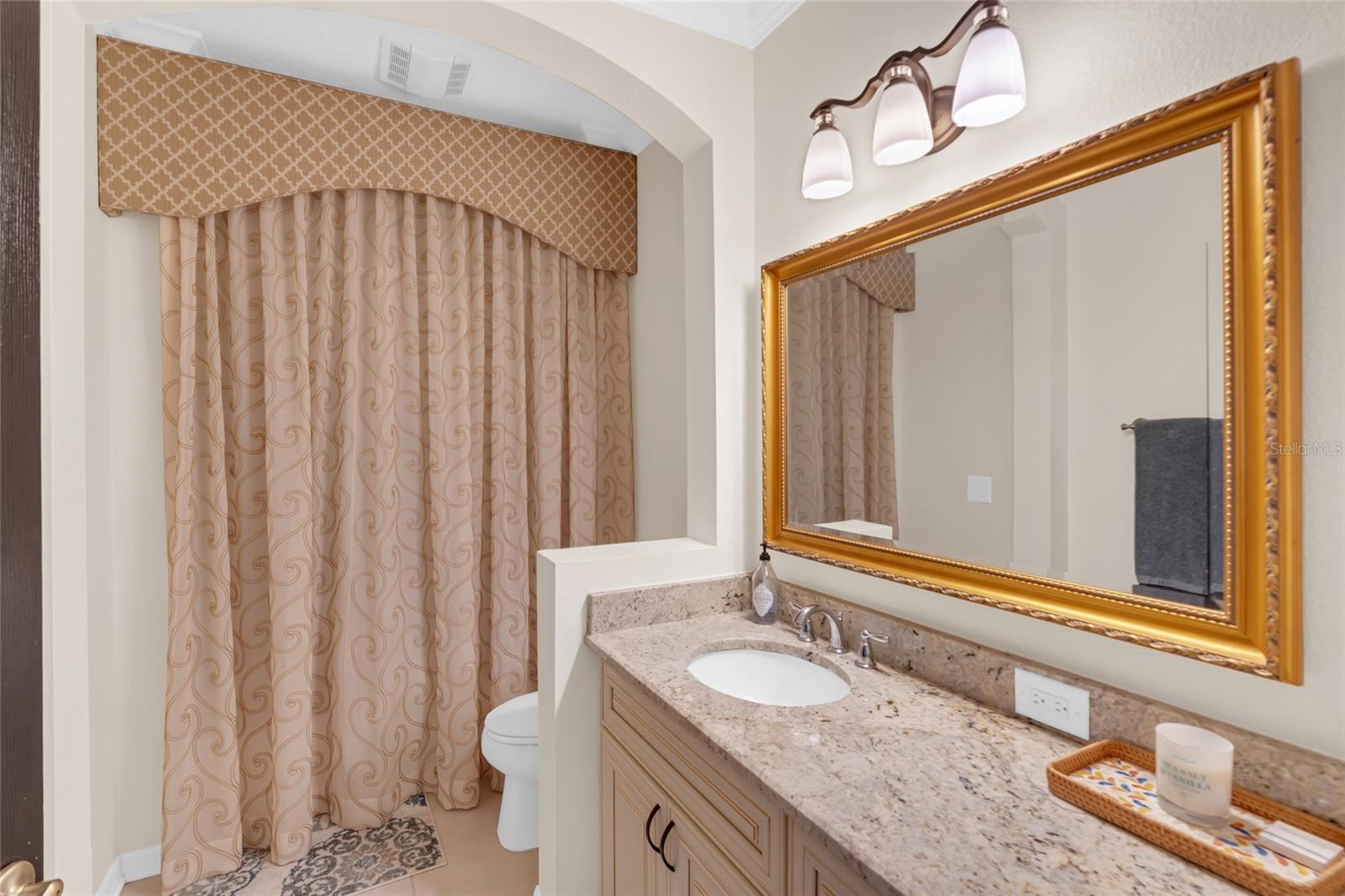 8204 VILLA GRANDE CT, SARASOTA, FL, 34243