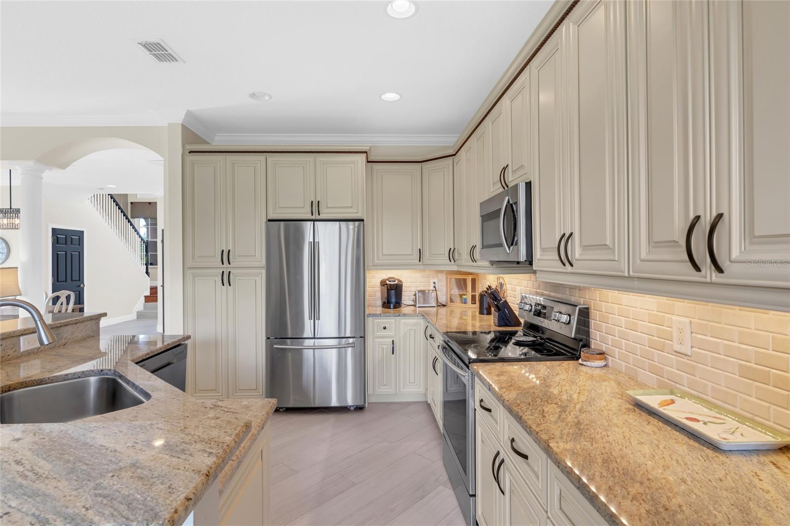 8204 VILLA GRANDE CT, SARASOTA, FL, 34243