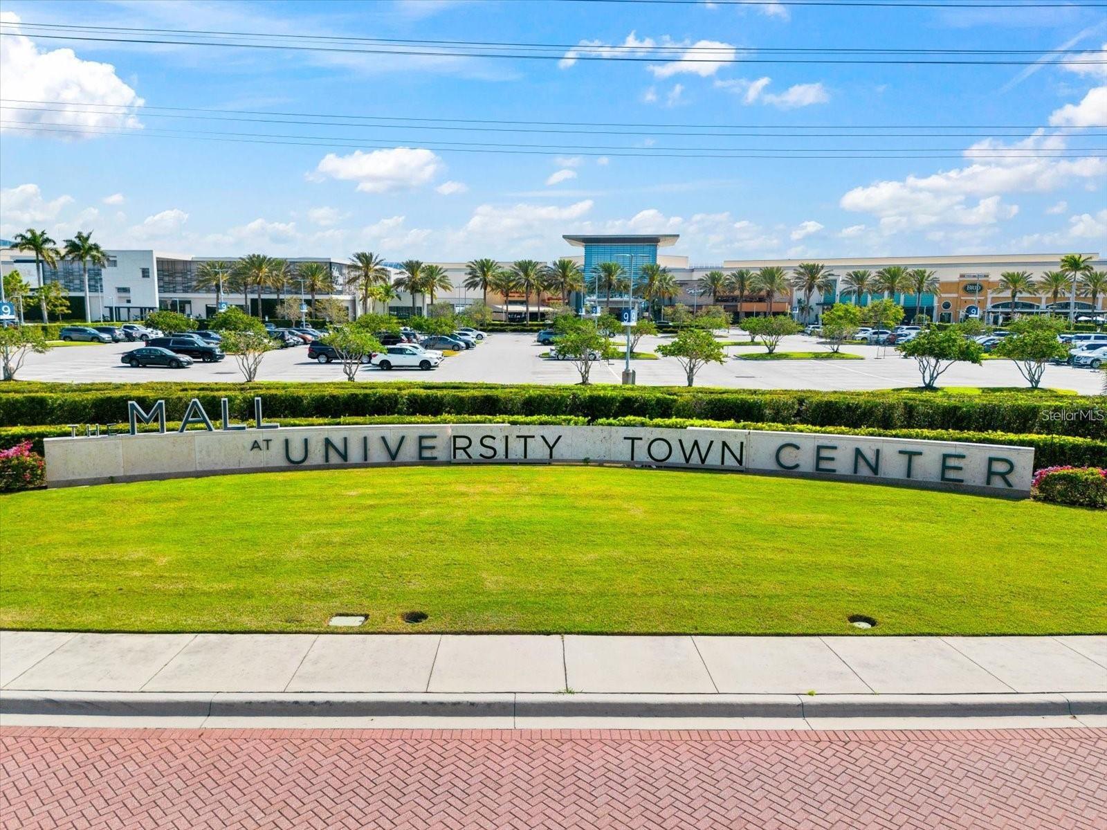 8204 VILLA GRANDE CT, SARASOTA, FL, 34243