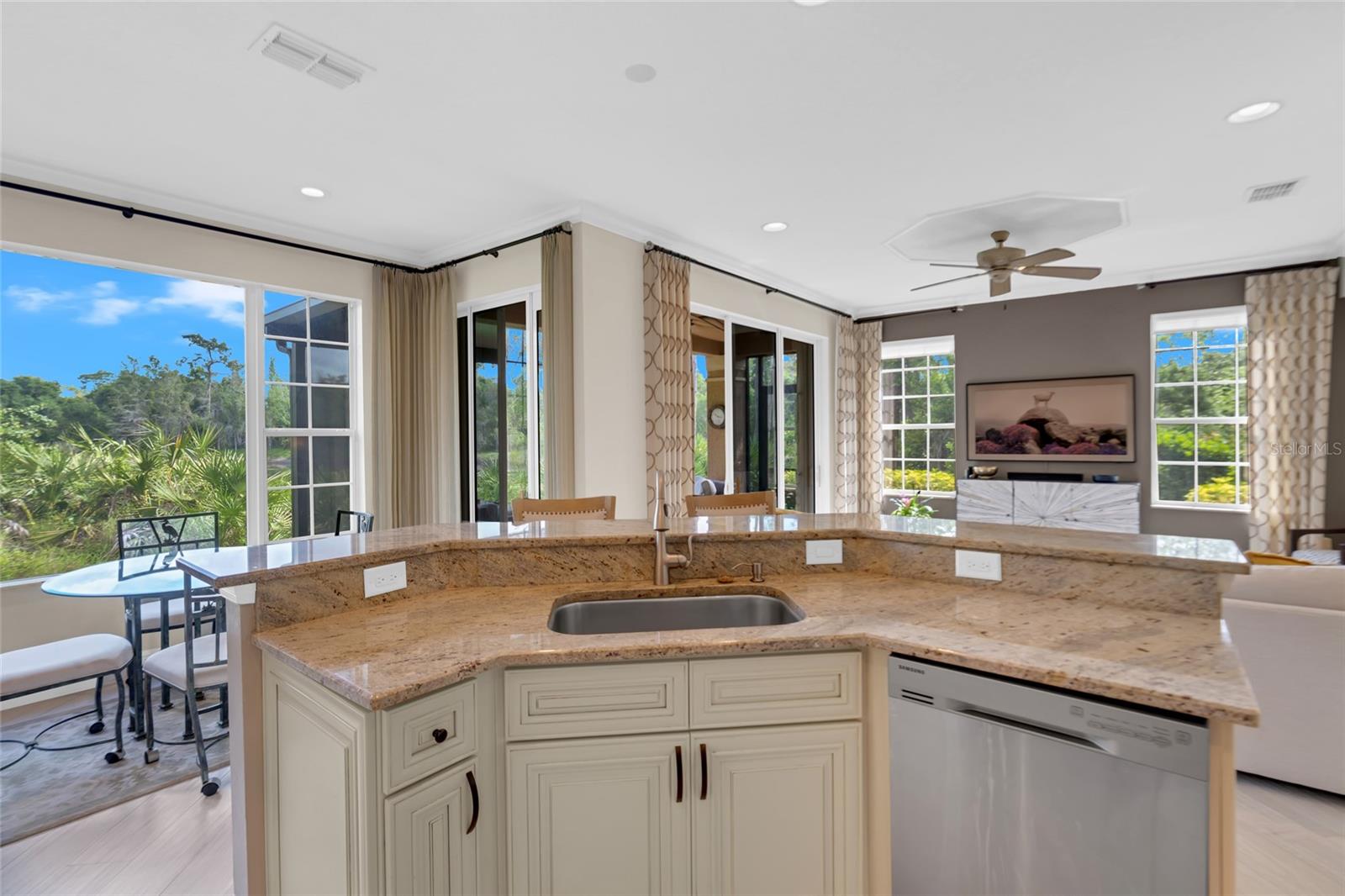 8204 VILLA GRANDE CT, SARASOTA, FL, 34243