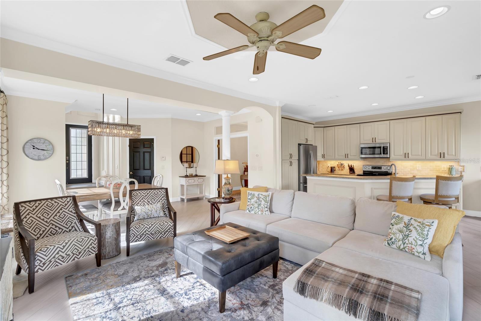 8204 VILLA GRANDE CT, SARASOTA, FL, 34243