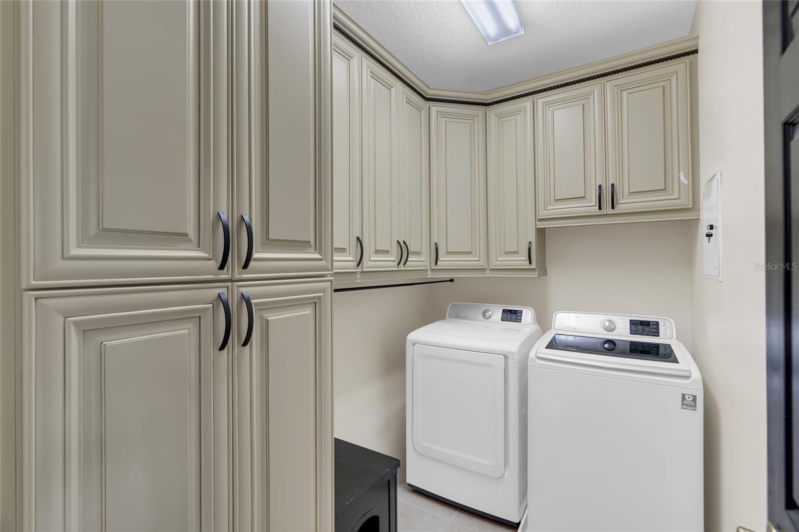 8204 VILLA GRANDE CT, SARASOTA, FL, 34243