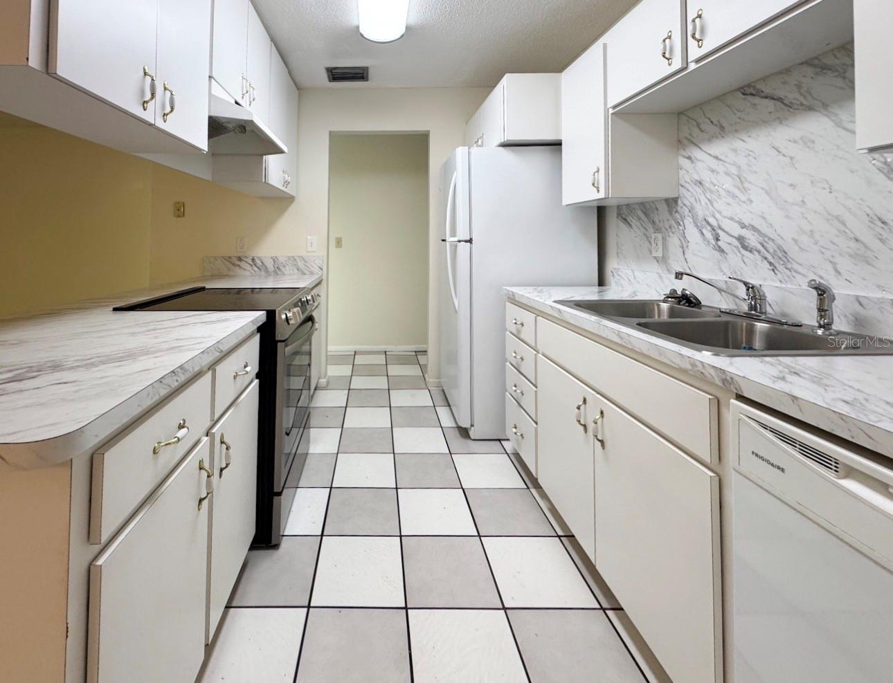 7211 ORANGE WAY, LAKELAND, FL, 33810