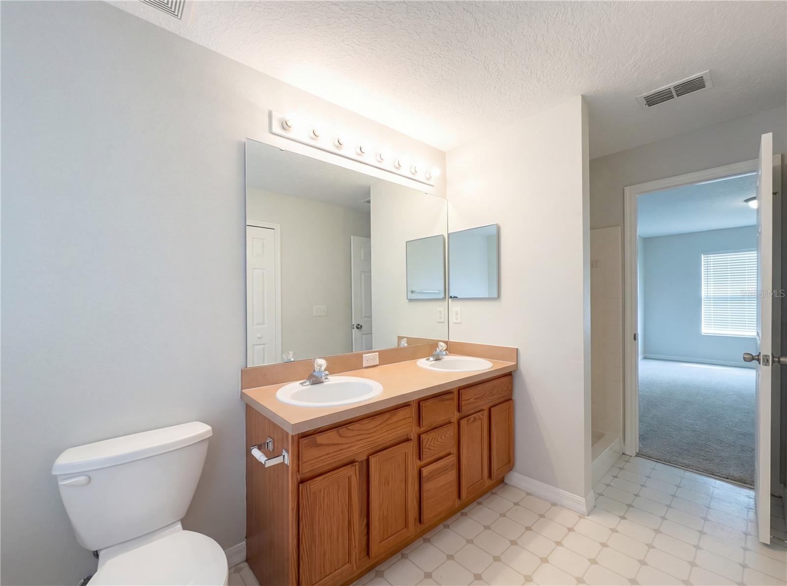 1021 DEKLEVA DR, APOPKA, FL, 32712