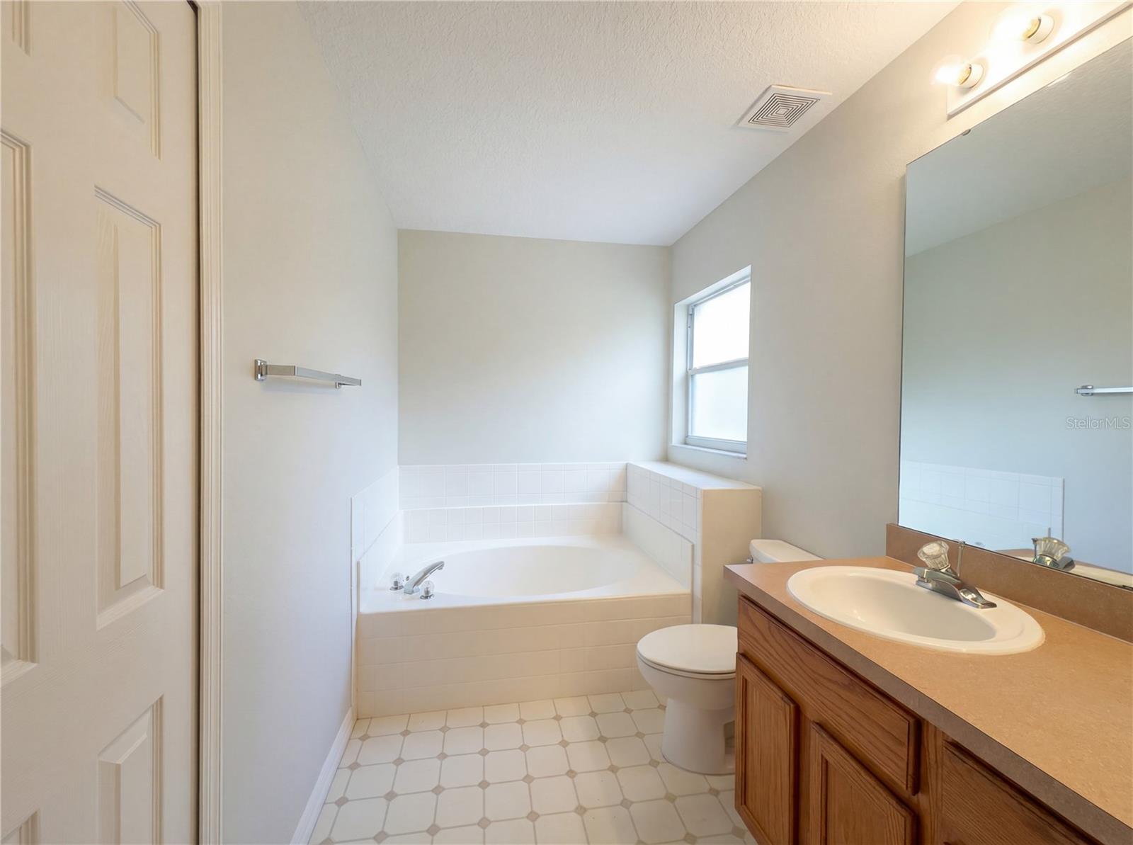 1021 DEKLEVA DR, APOPKA, FL, 32712