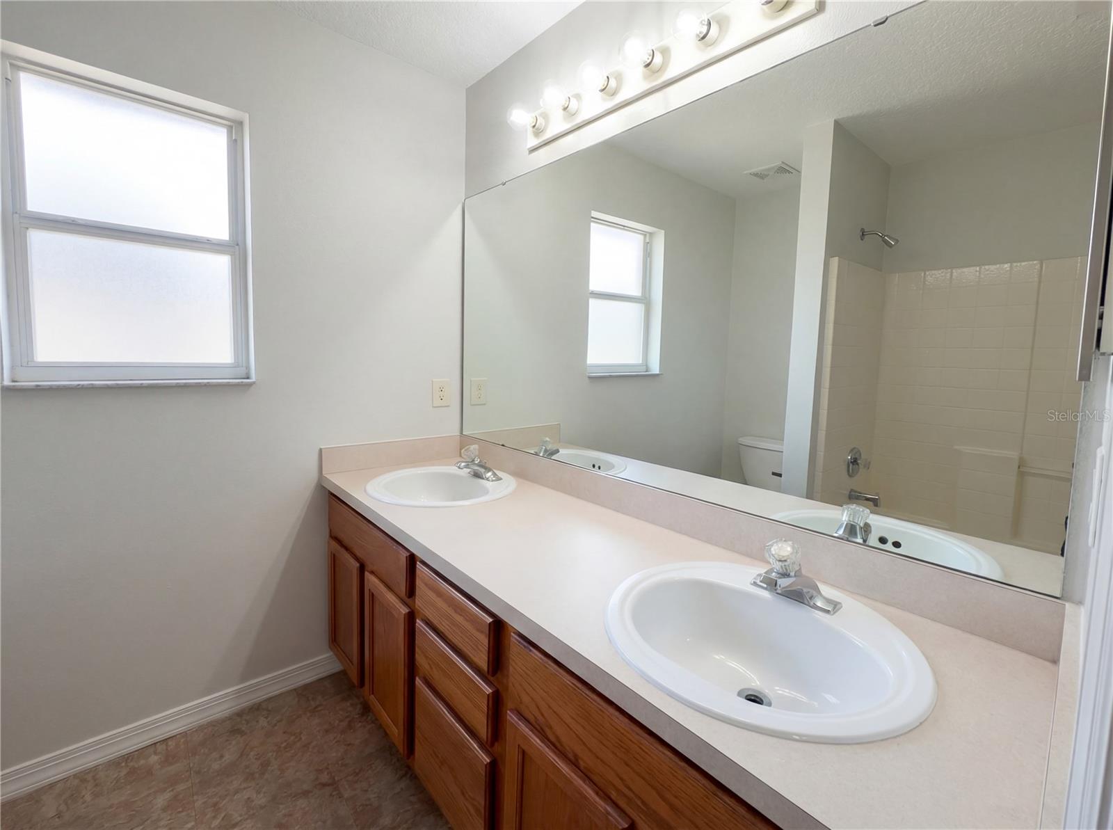 1021 DEKLEVA DR, APOPKA, FL, 32712