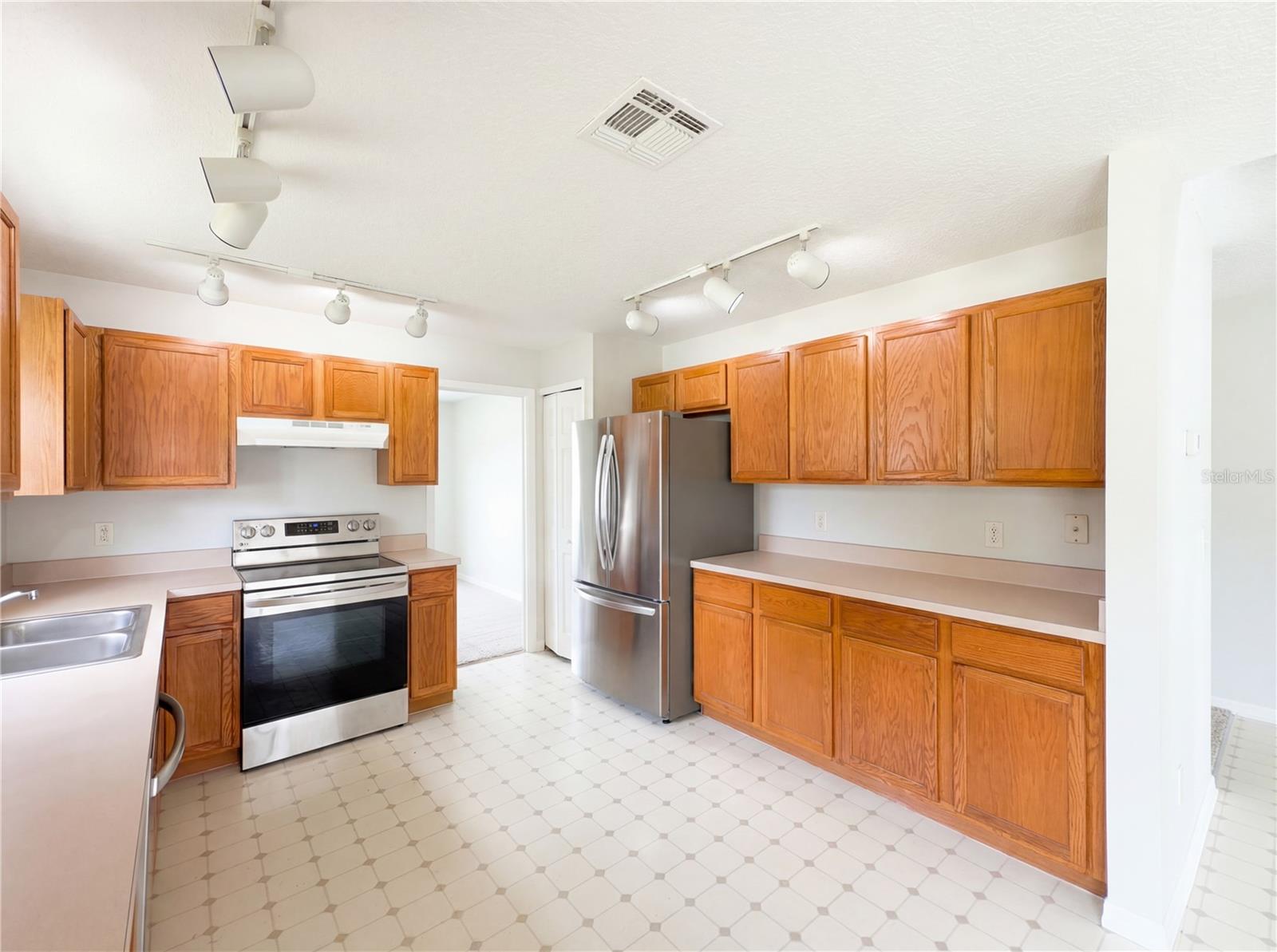 1021 DEKLEVA DR, APOPKA, FL, 32712