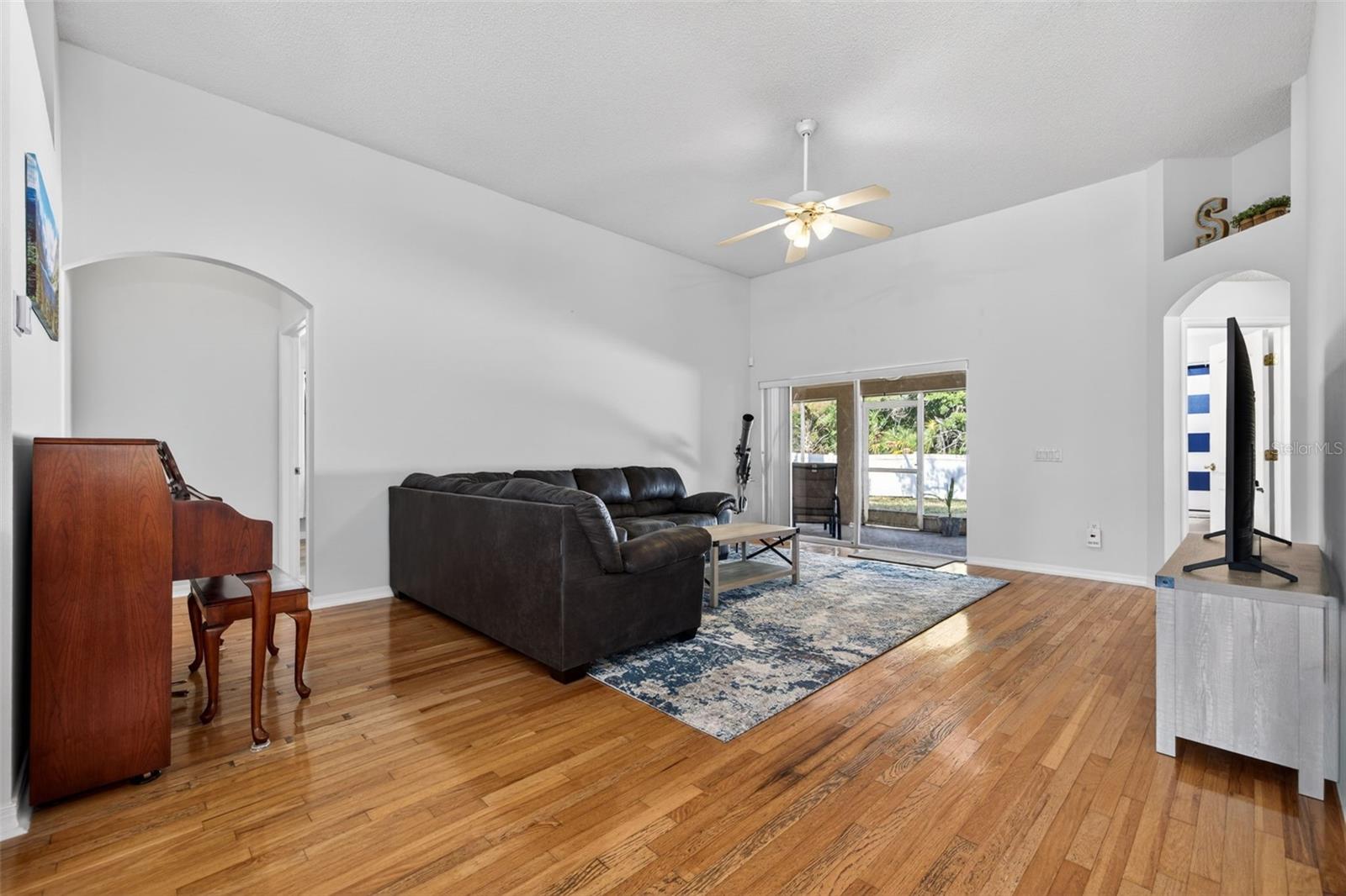 8525 HEYWARD RD, TAMPA, FL, 33635