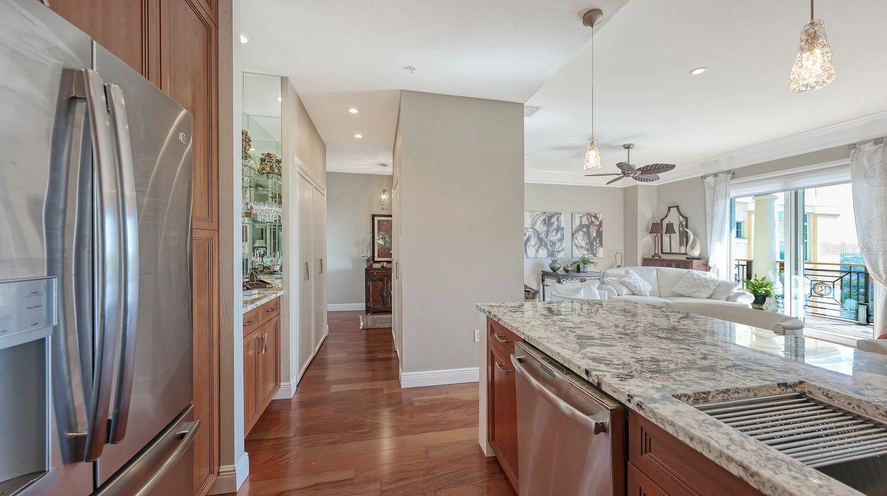 750 N TAMIAMI TRL #PH08, SARASOTA, FL, 34236