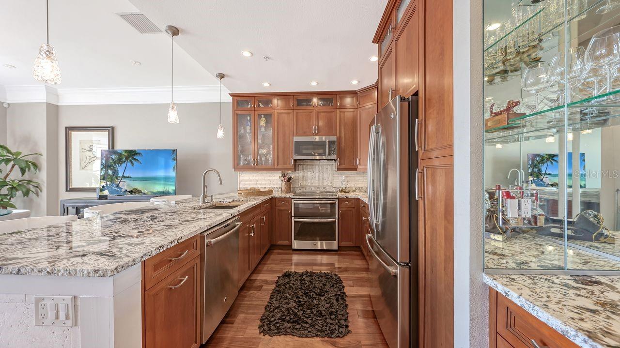 750 N TAMIAMI TRL #PH08, SARASOTA, FL, 34236