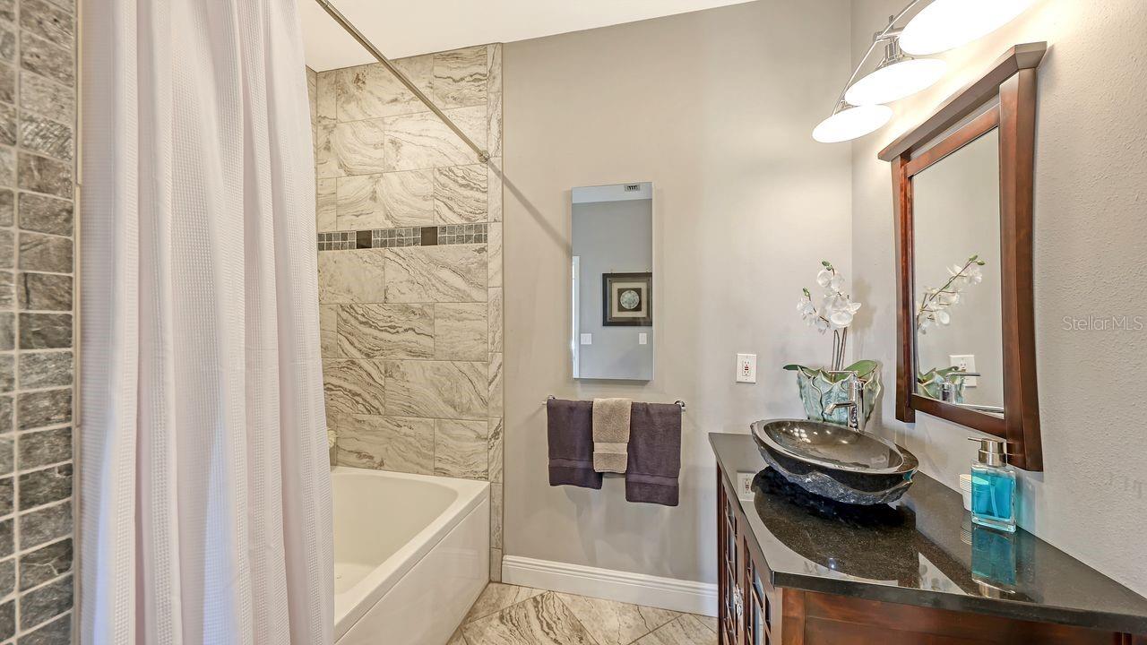 750 N TAMIAMI TRL #PH08, SARASOTA, FL, 34236