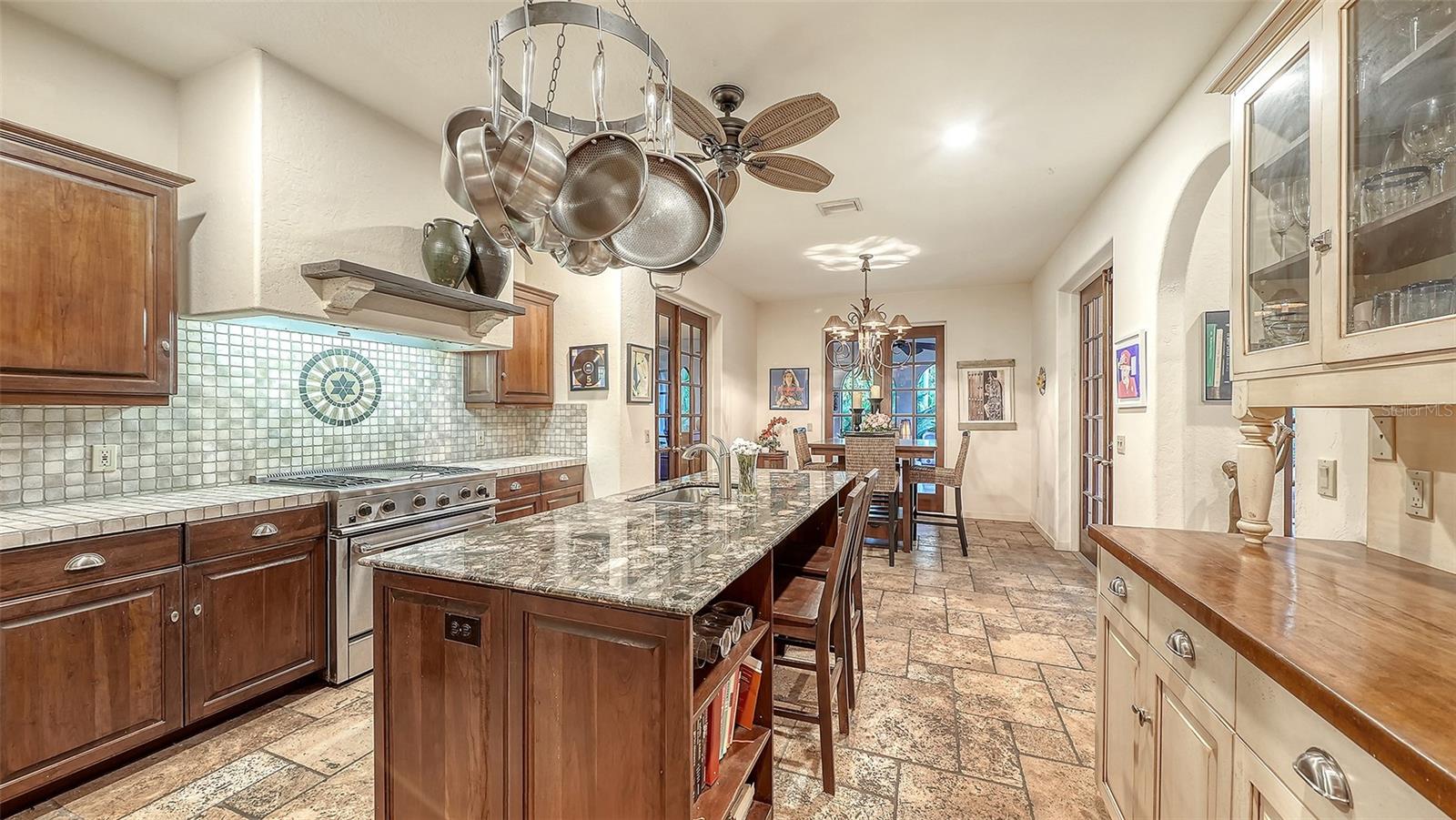 922 INDIAN BEACH DR, SARASOTA, FL, 34234