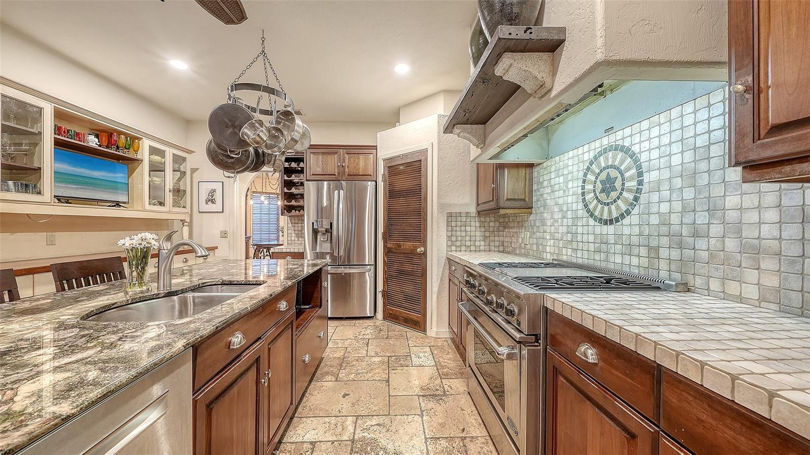 922 INDIAN BEACH DR, SARASOTA, FL, 34234