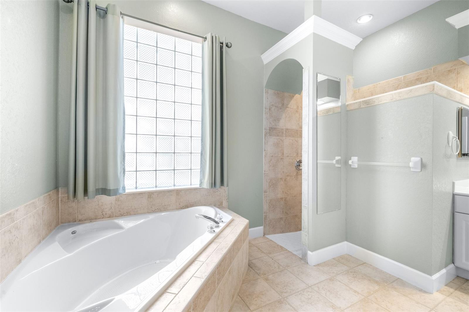 2636 HUNTINGTON HILLS DR, LAKELAND, FL, 33810