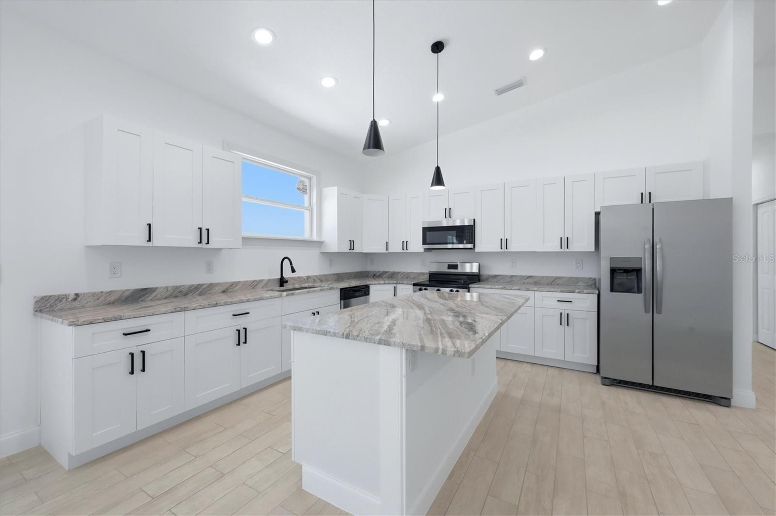 8 BANK CT, PLACIDA, FL, 33946