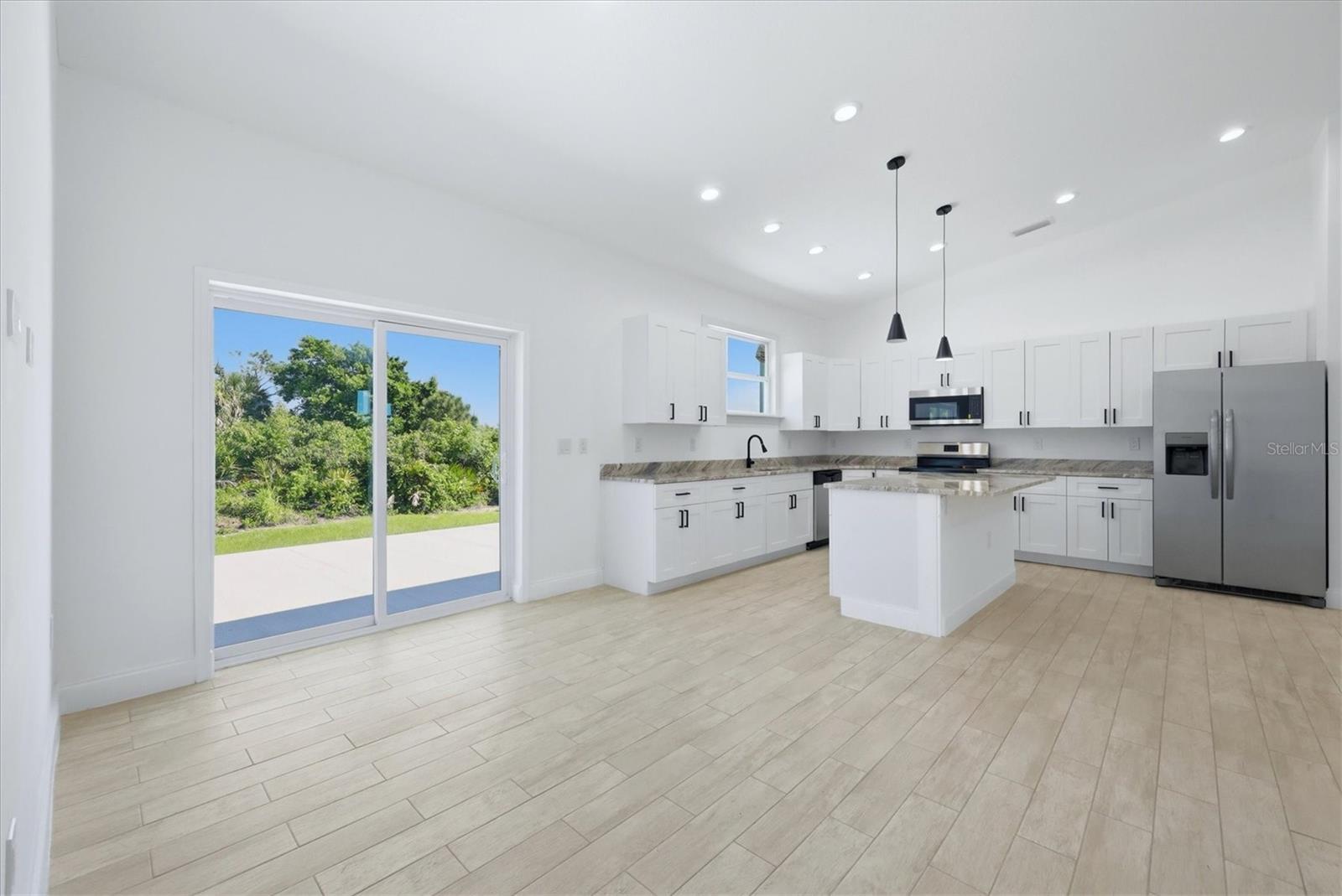 8 BANK CT, PLACIDA, FL, 33946