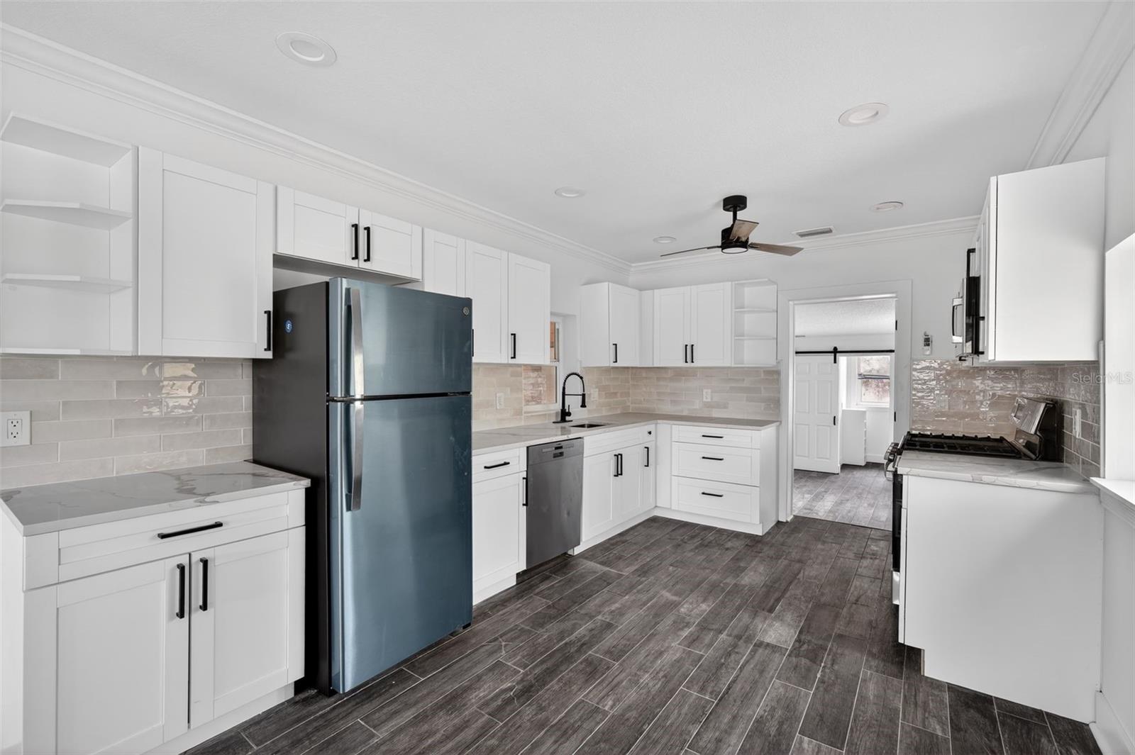 8301 RIVERSIDE DR NE, ST PETERSBURG, FL, 33702