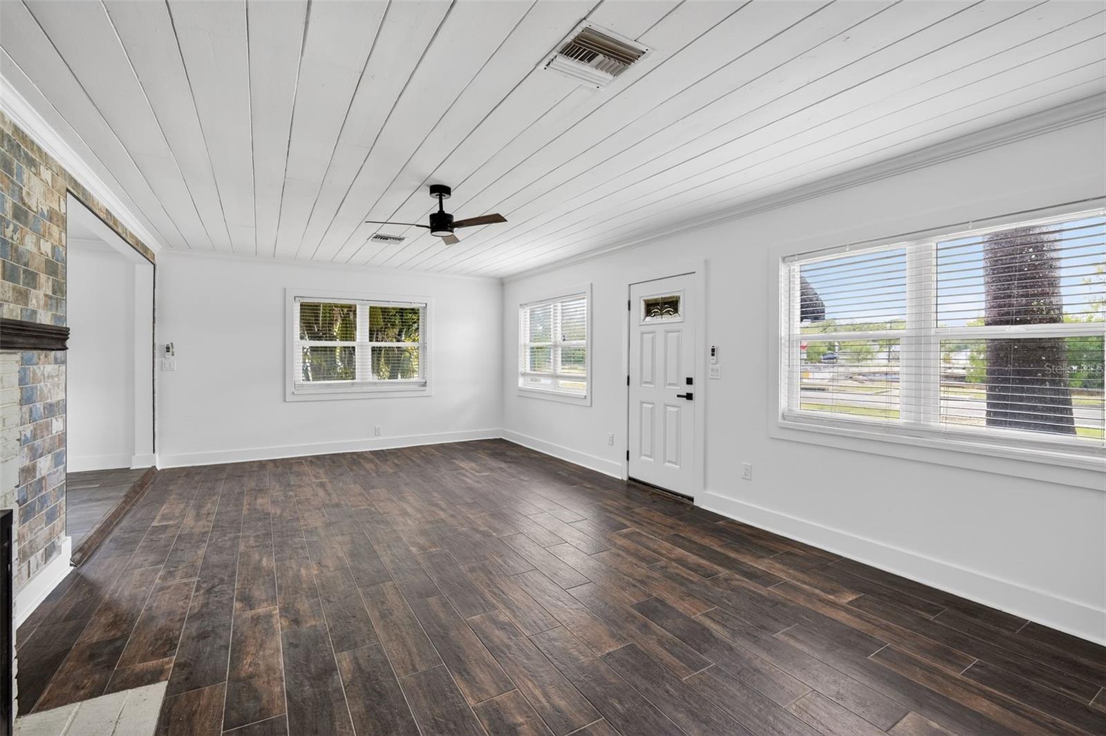 8301 RIVERSIDE DR NE, ST PETERSBURG, FL, 33702