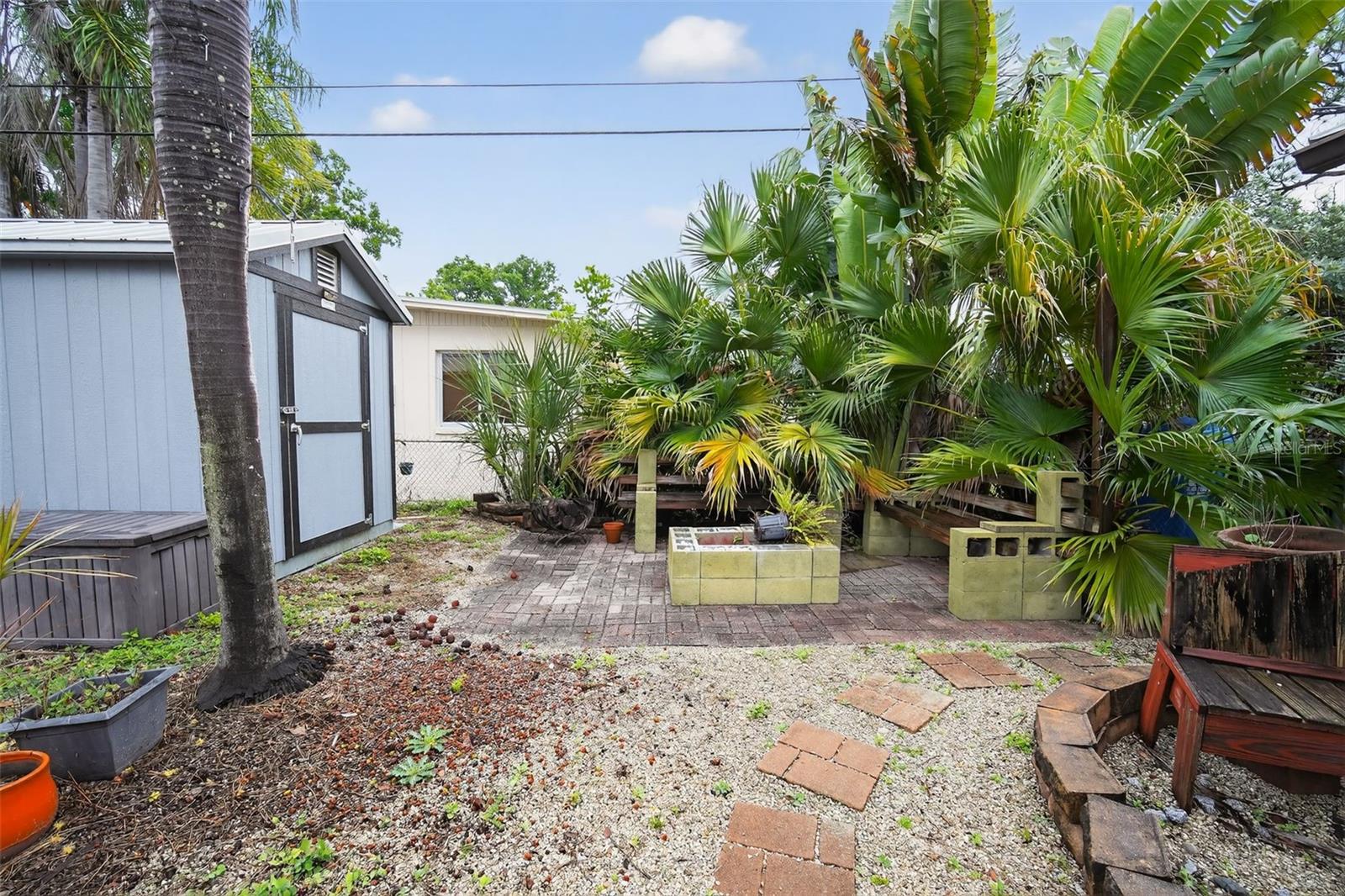 8301 RIVERSIDE DR NE, ST PETERSBURG, FL, 33702