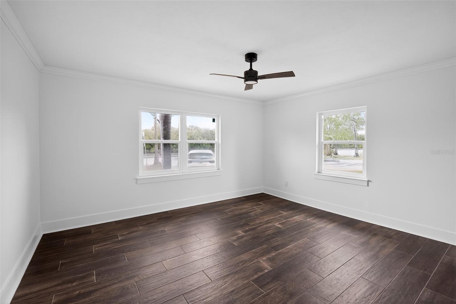 8301 RIVERSIDE DR NE, ST PETERSBURG, FL, 33702