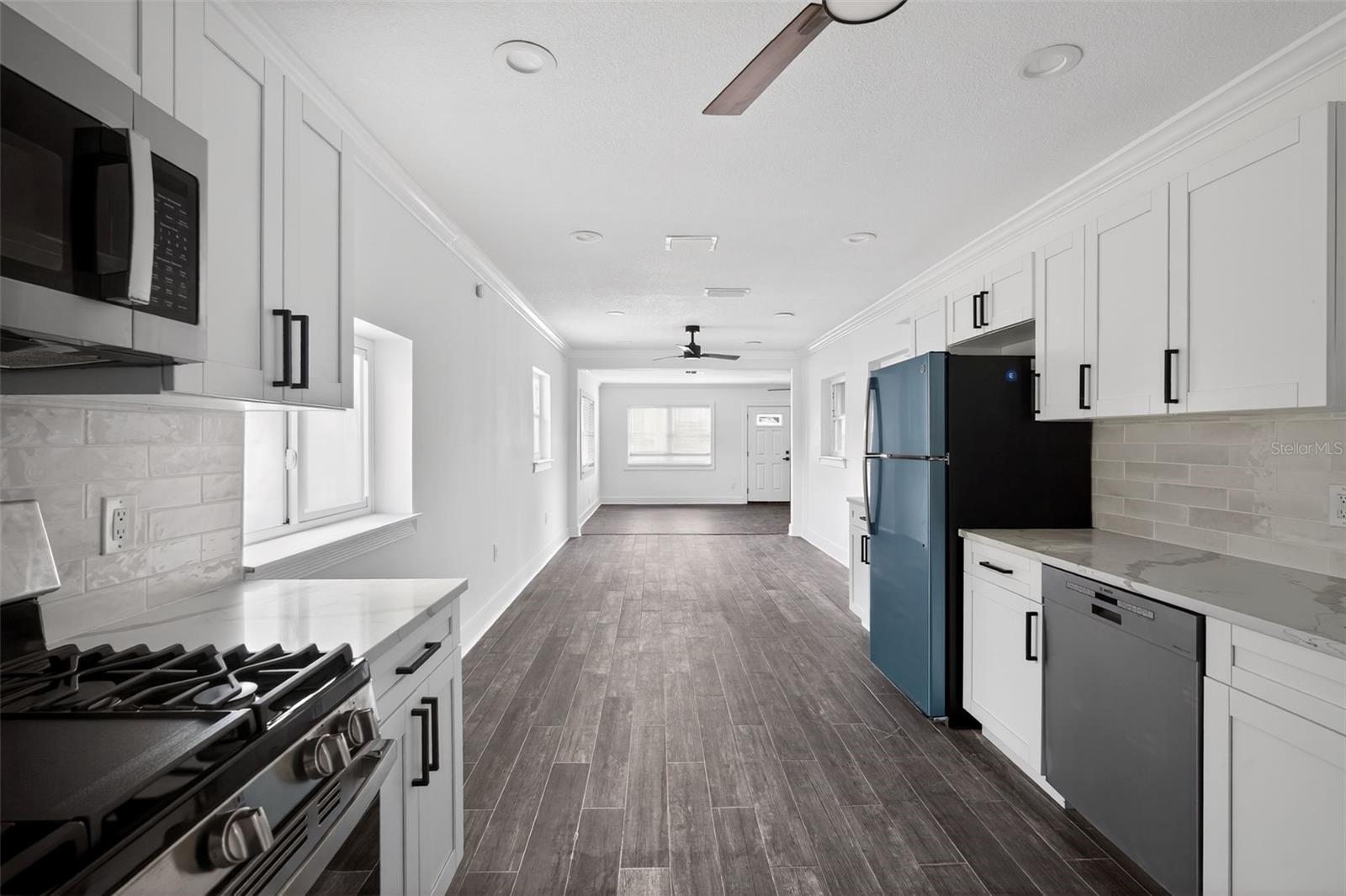 8301 RIVERSIDE DR NE, ST PETERSBURG, FL, 33702