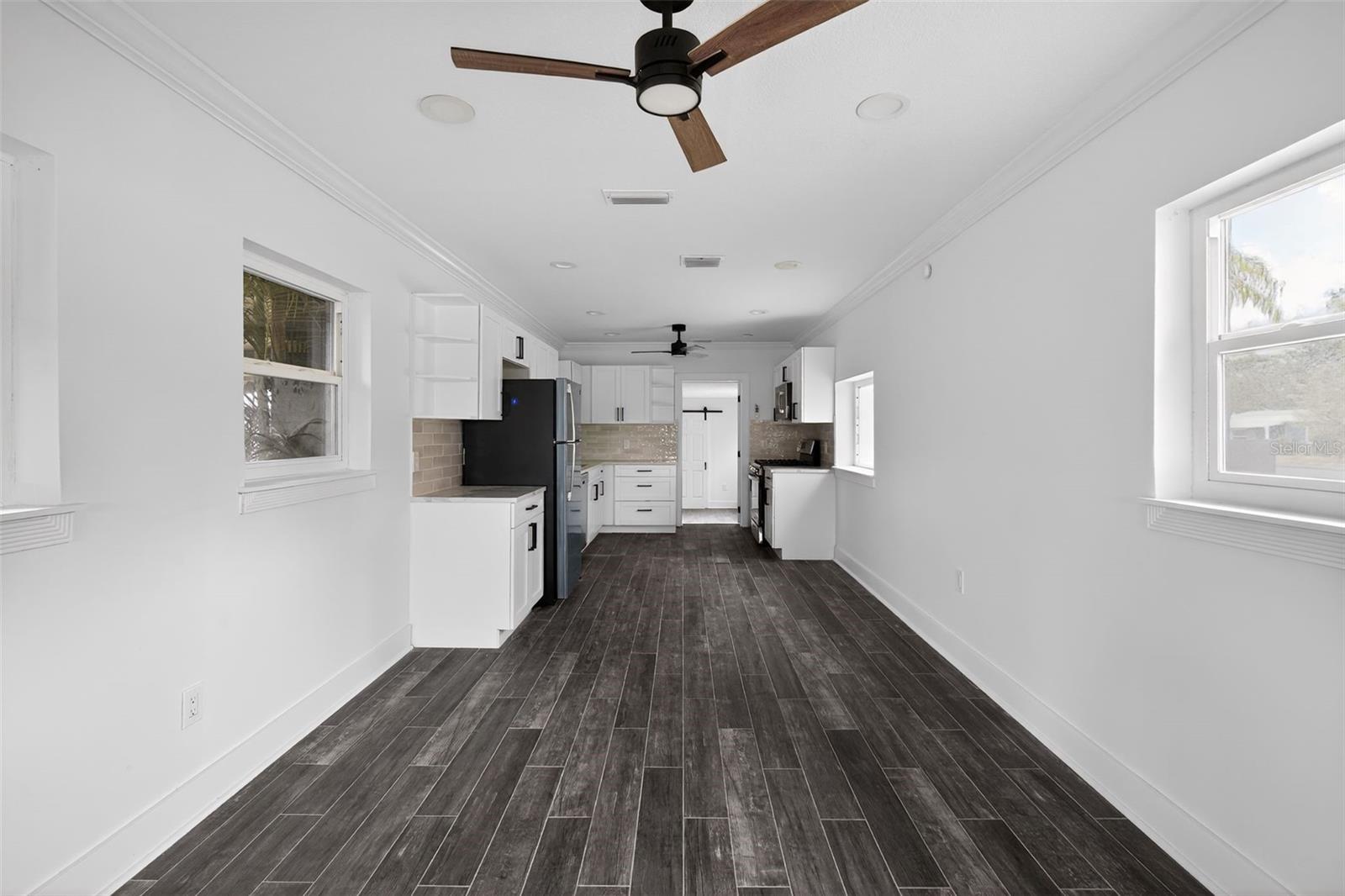 8301 RIVERSIDE DR NE, ST PETERSBURG, FL, 33702