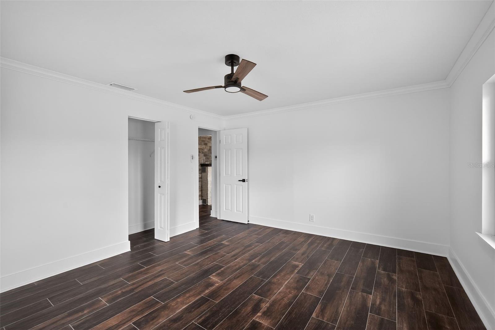 8301 RIVERSIDE DR NE, ST PETERSBURG, FL, 33702