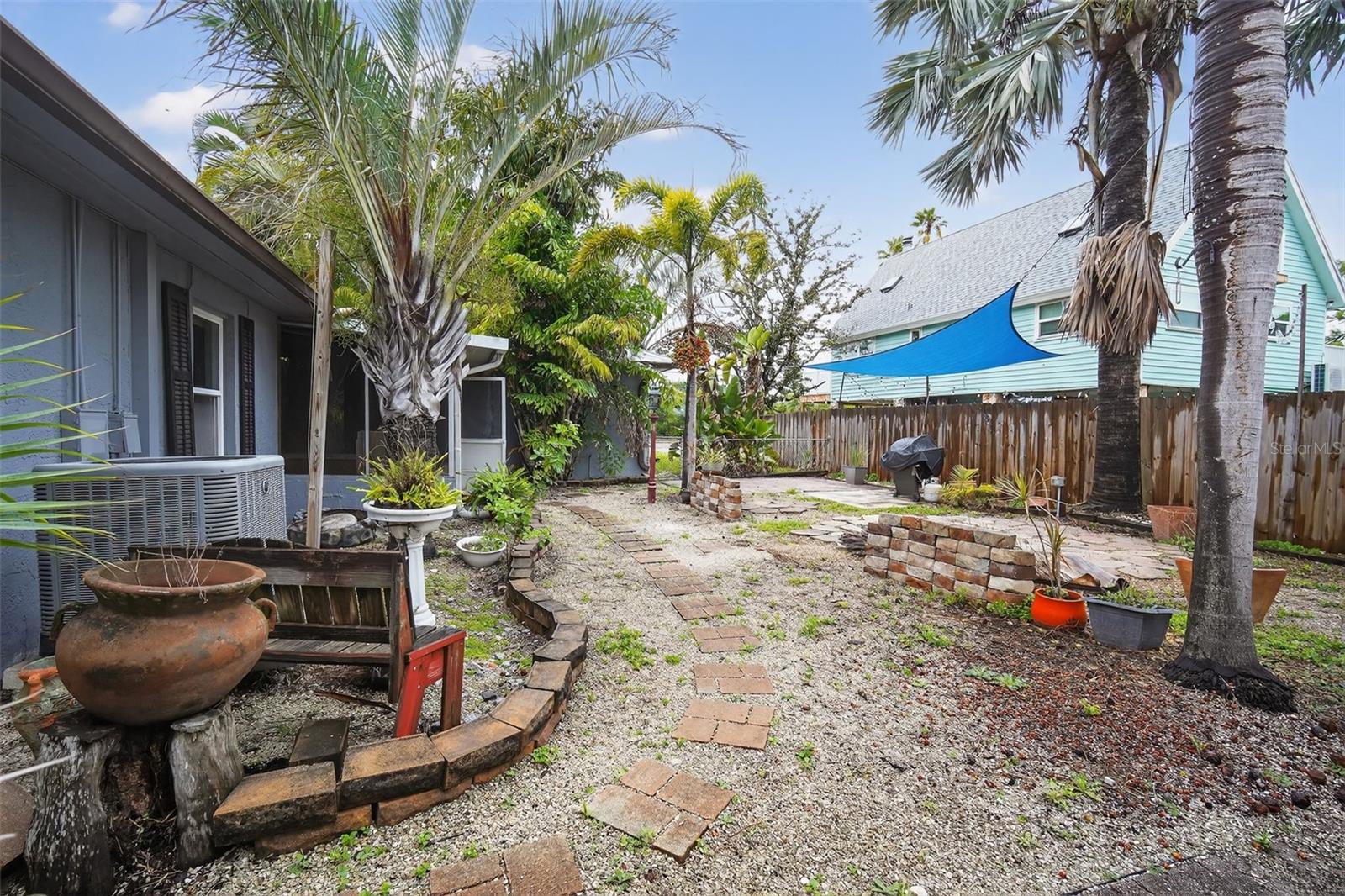 8301 RIVERSIDE DR NE, ST PETERSBURG, FL, 33702