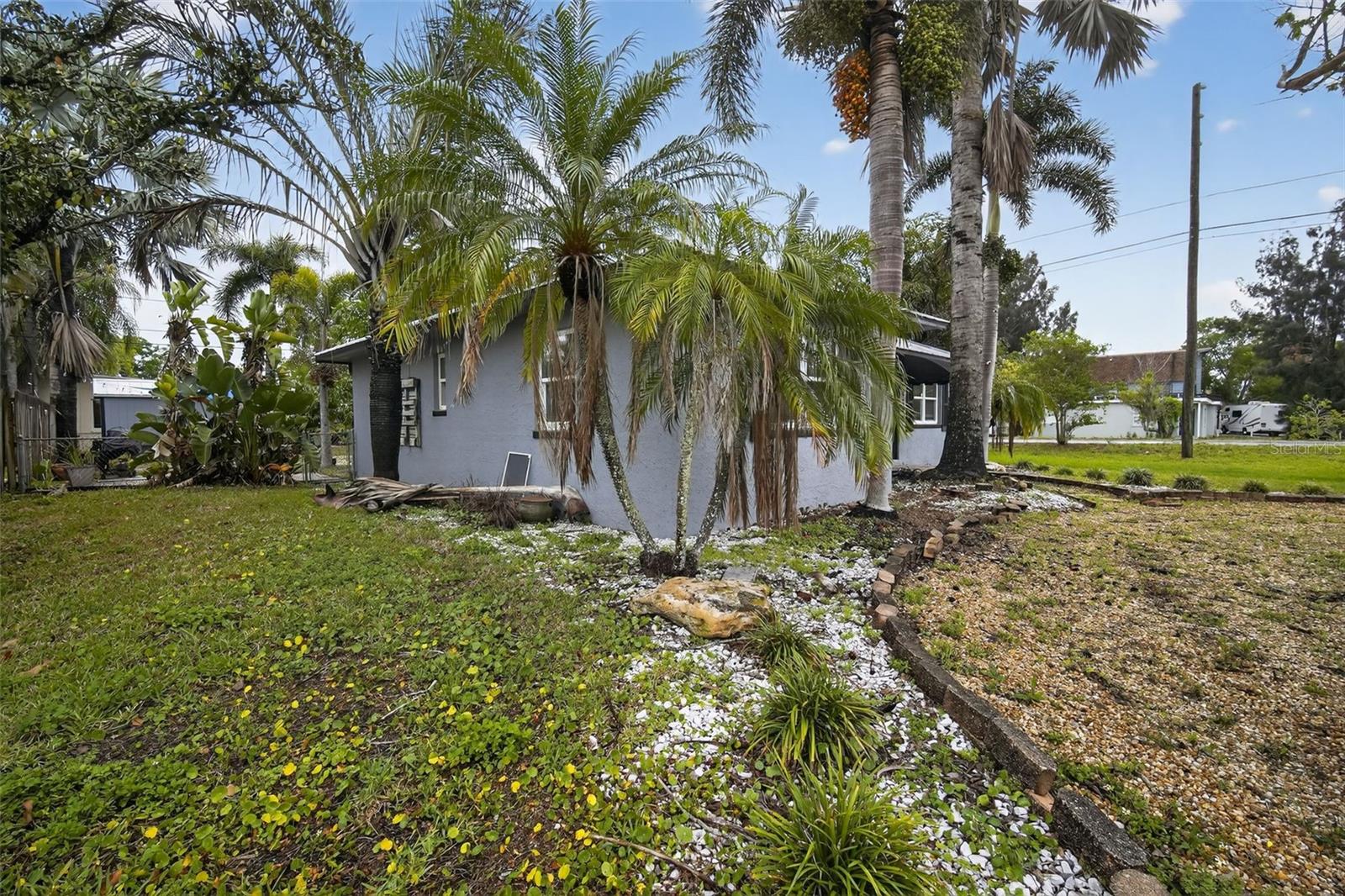 8301 RIVERSIDE DR NE, ST PETERSBURG, FL, 33702