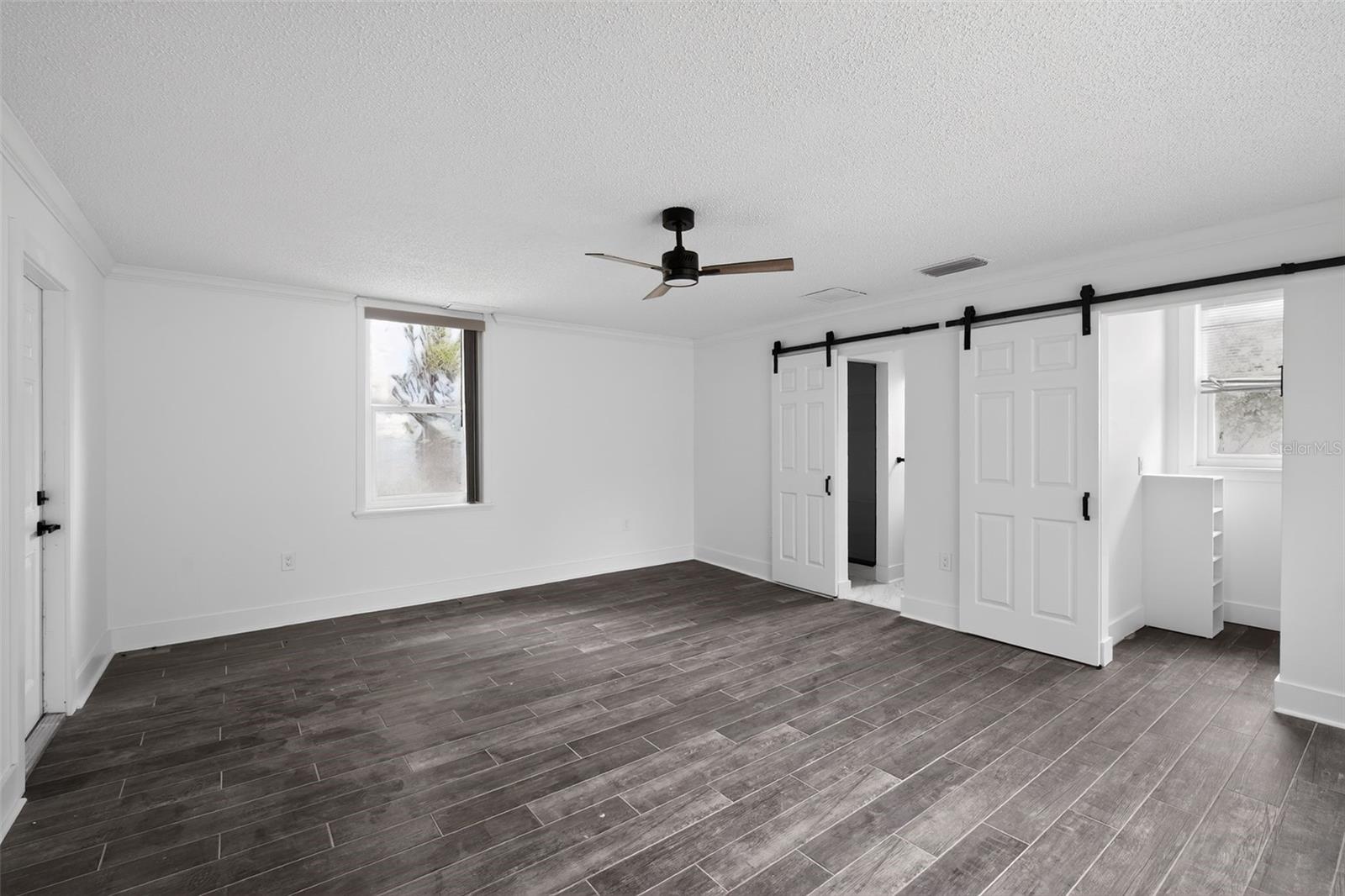 8301 RIVERSIDE DR NE, ST PETERSBURG, FL, 33702