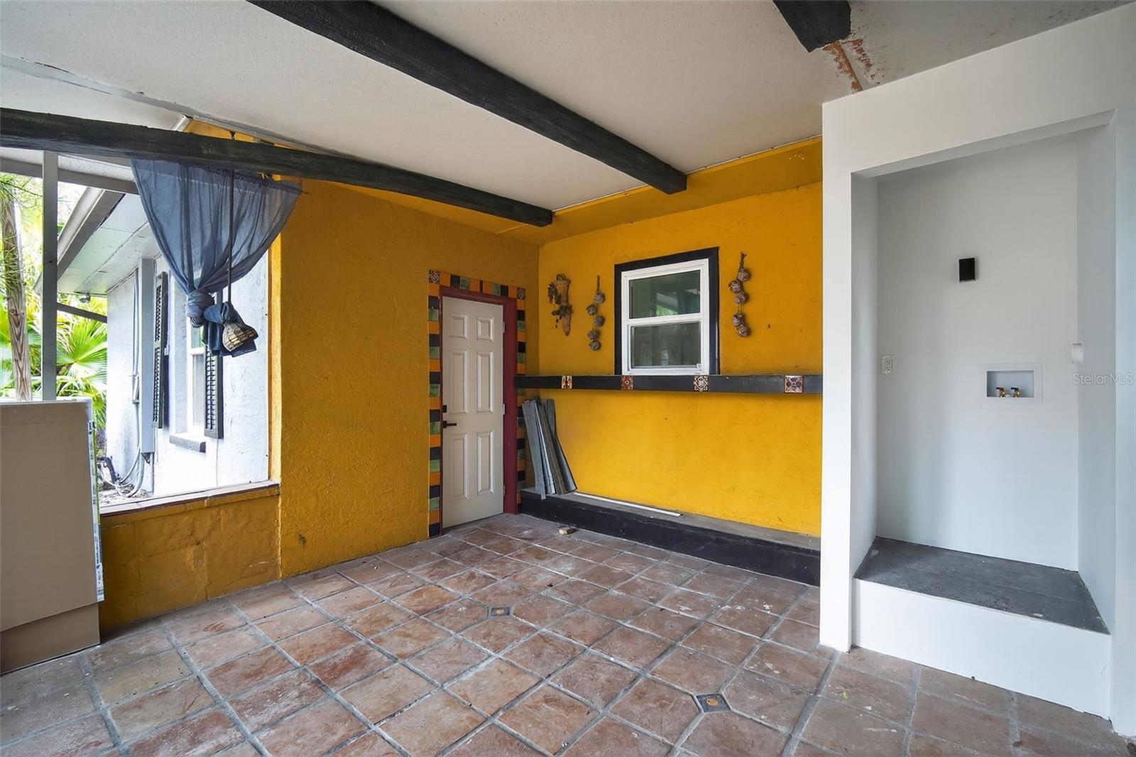 8301 RIVERSIDE DR NE, ST PETERSBURG, FL, 33702