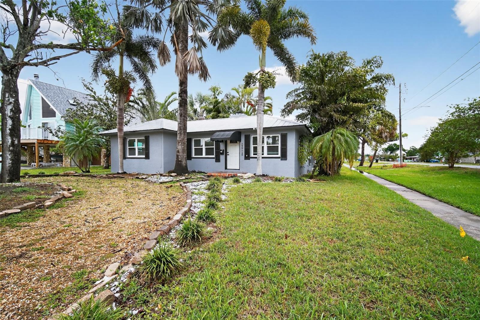 8301 RIVERSIDE DR NE, ST PETERSBURG, FL, 33702