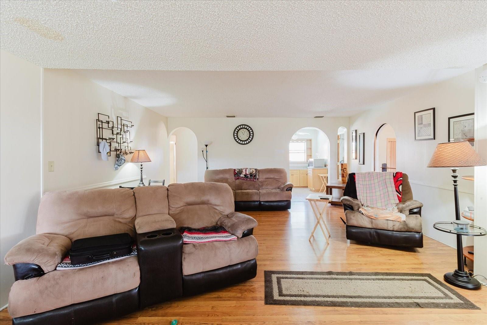 8300 54TH ST N, PINELLAS PARK, FL, 33781