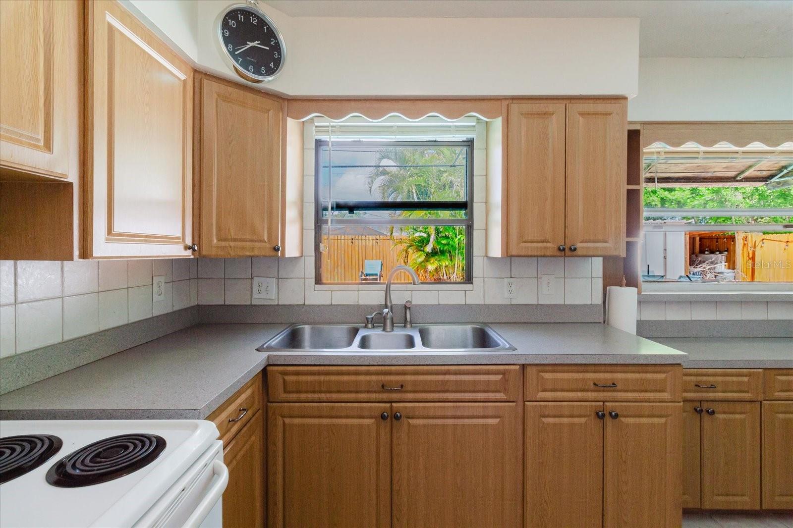 8300 54TH ST N, PINELLAS PARK, FL, 33781