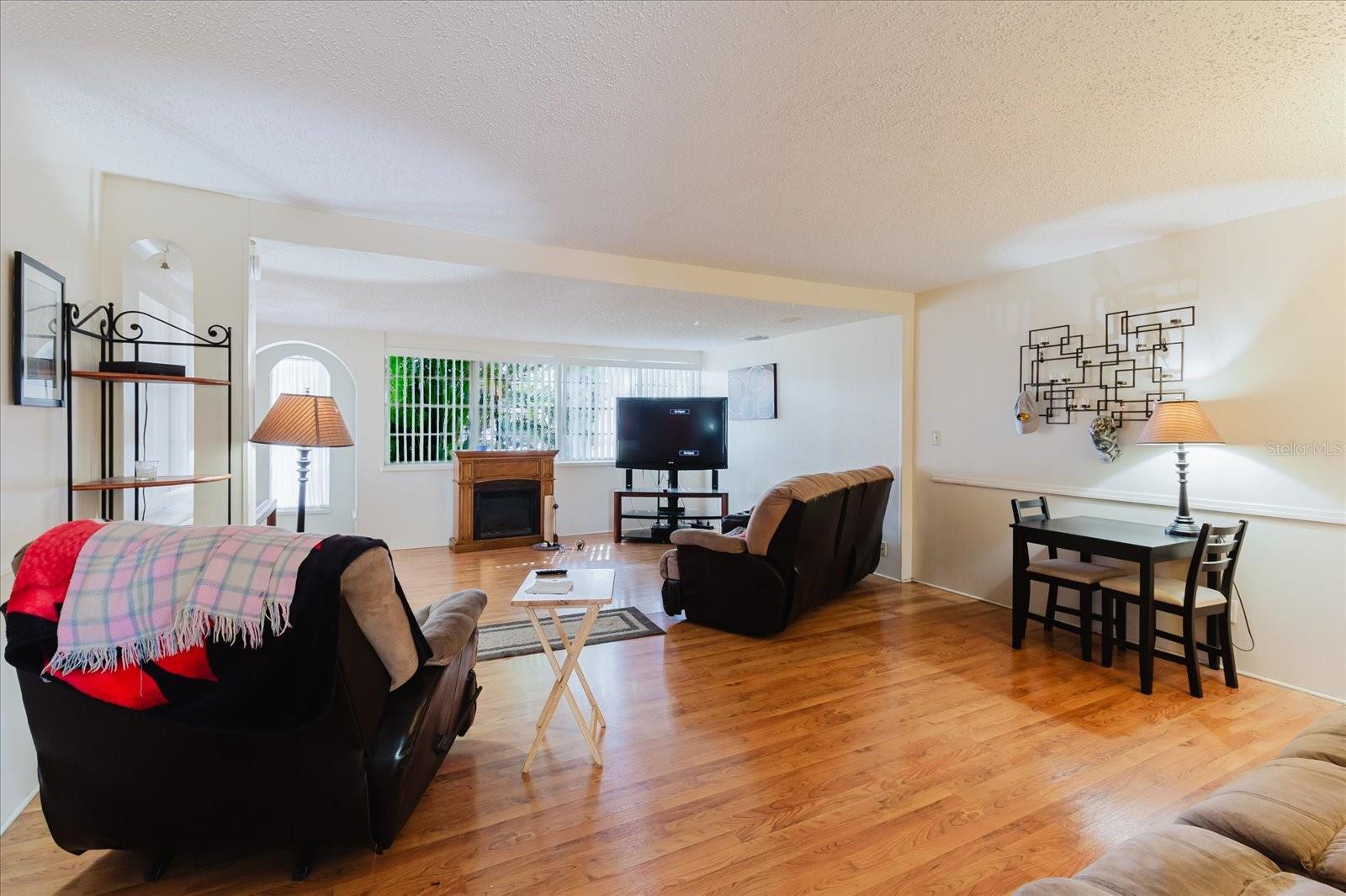 8300 54TH ST N, PINELLAS PARK, FL, 33781