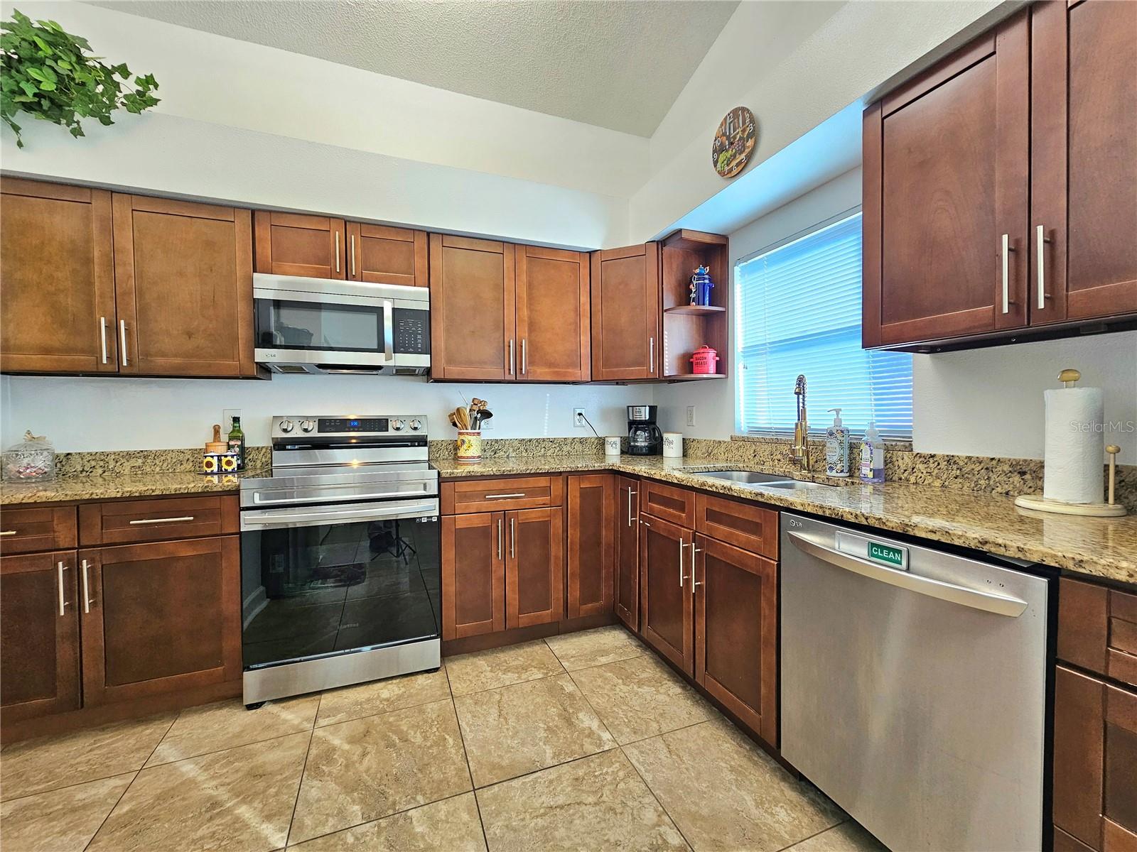 1212 ETCHFIELD CIR, BRANDON, FL, 33511