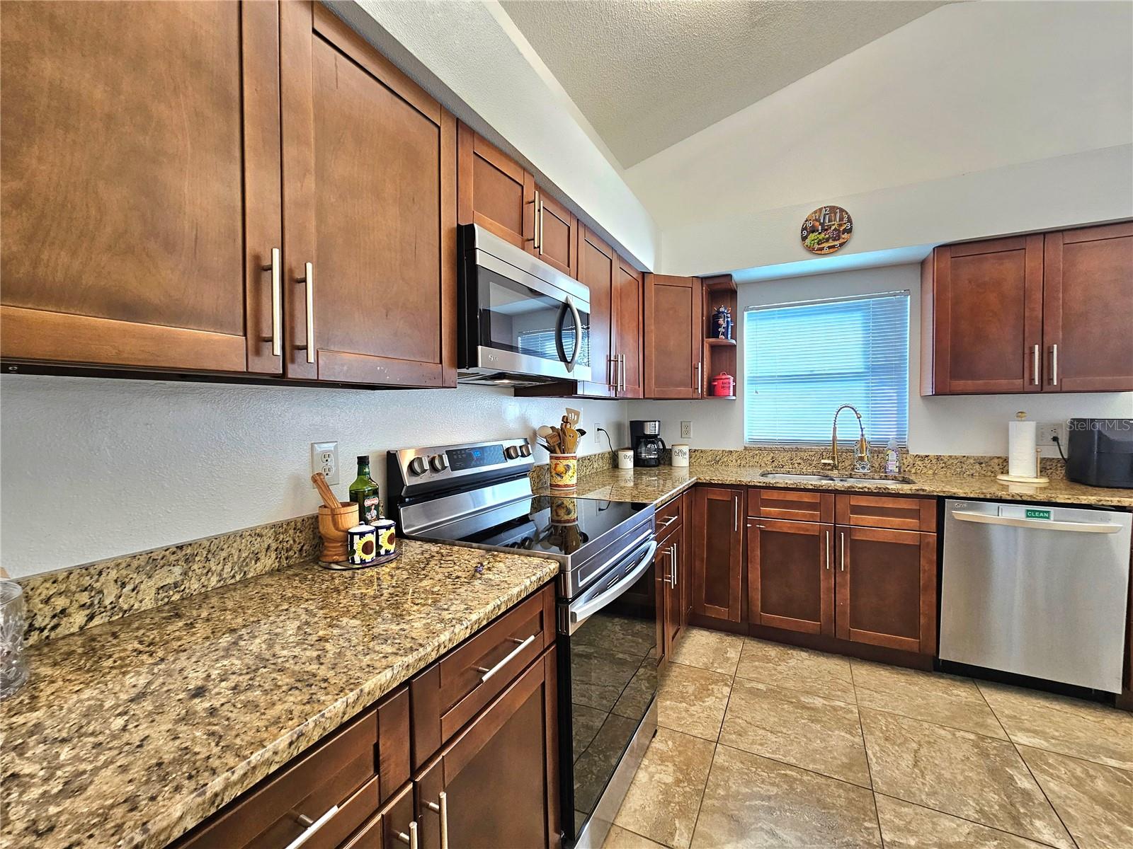 1212 ETCHFIELD CIR, BRANDON, FL, 33511