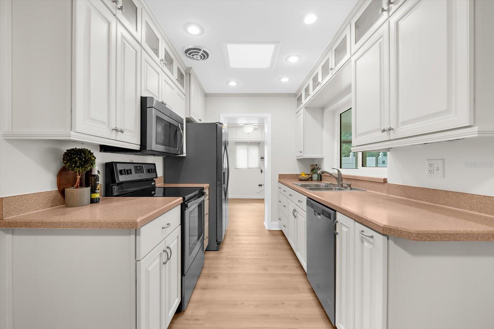 3315 W BEAUMONT ST, TAMPA, FL, 33611