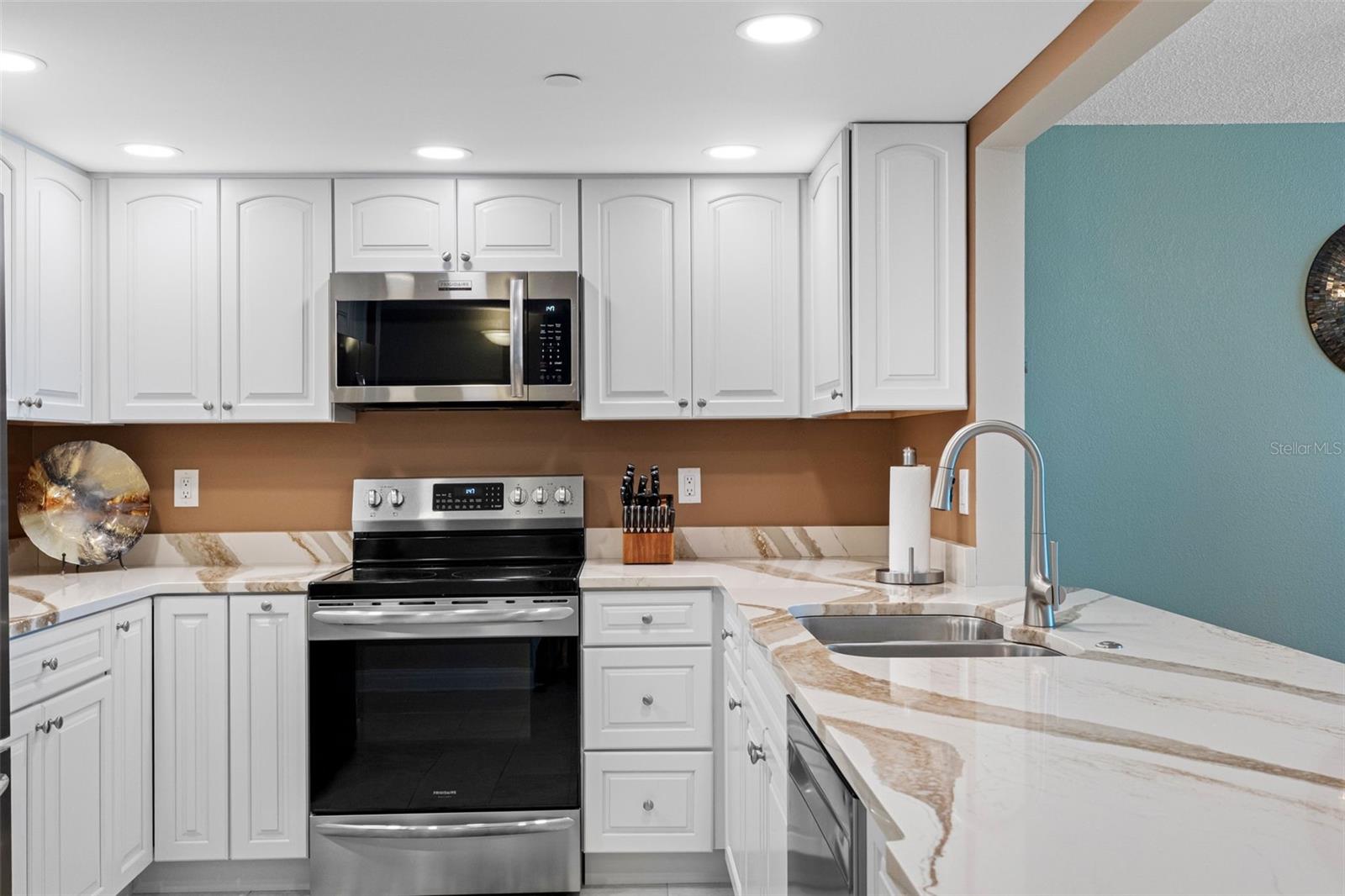 20002 GULF BLVD #2203, INDIAN SHORES, FL, 33785