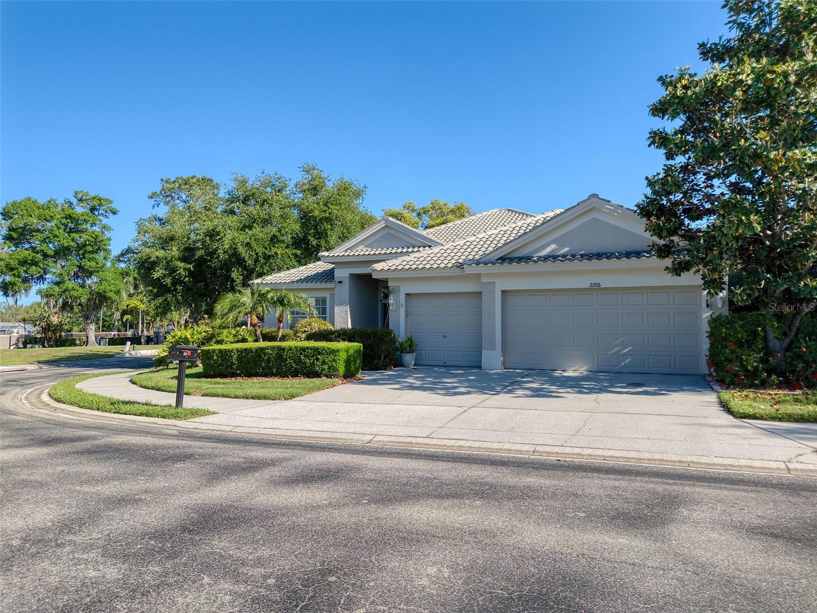 2206 HIGHLAND WOODS DR, DUNEDIN, FL, 34698