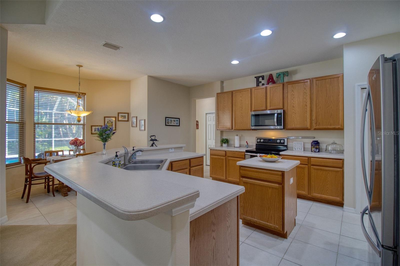 2206 HIGHLAND WOODS DR, DUNEDIN, FL, 34698