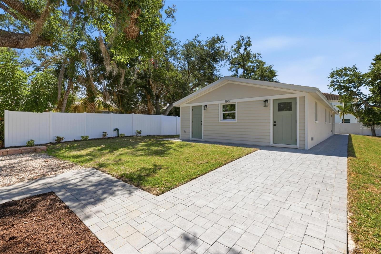 1802 ROBINHOOD ST, SARASOTA, FL, 34231