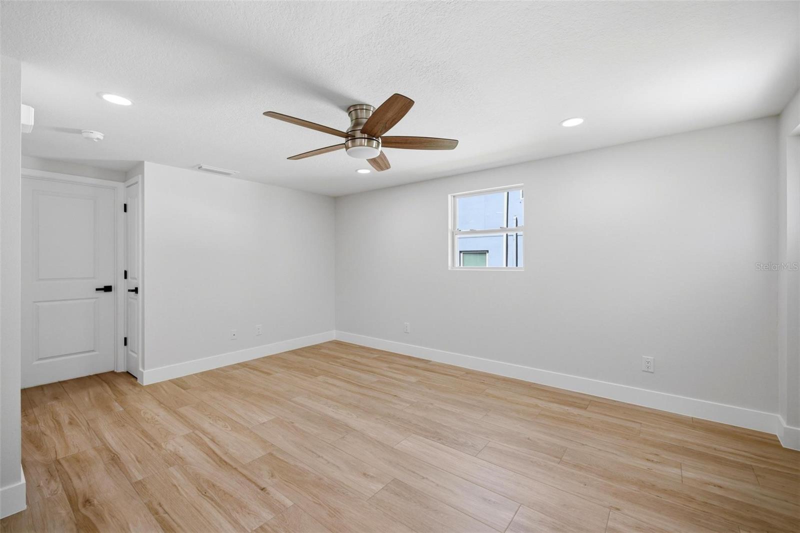 1802 ROBINHOOD ST, SARASOTA, FL, 34231