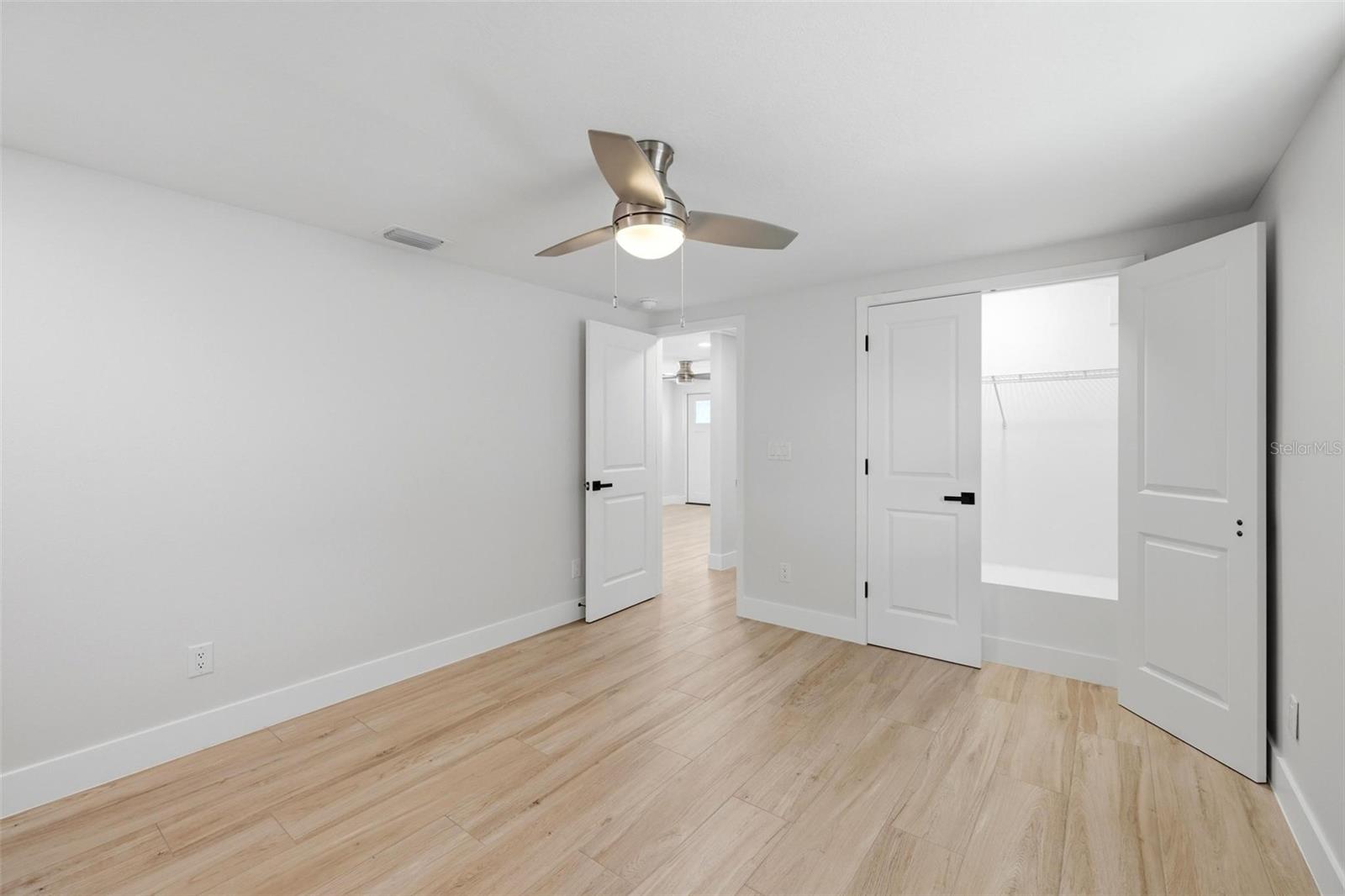 1802 ROBINHOOD ST, SARASOTA, FL, 34231