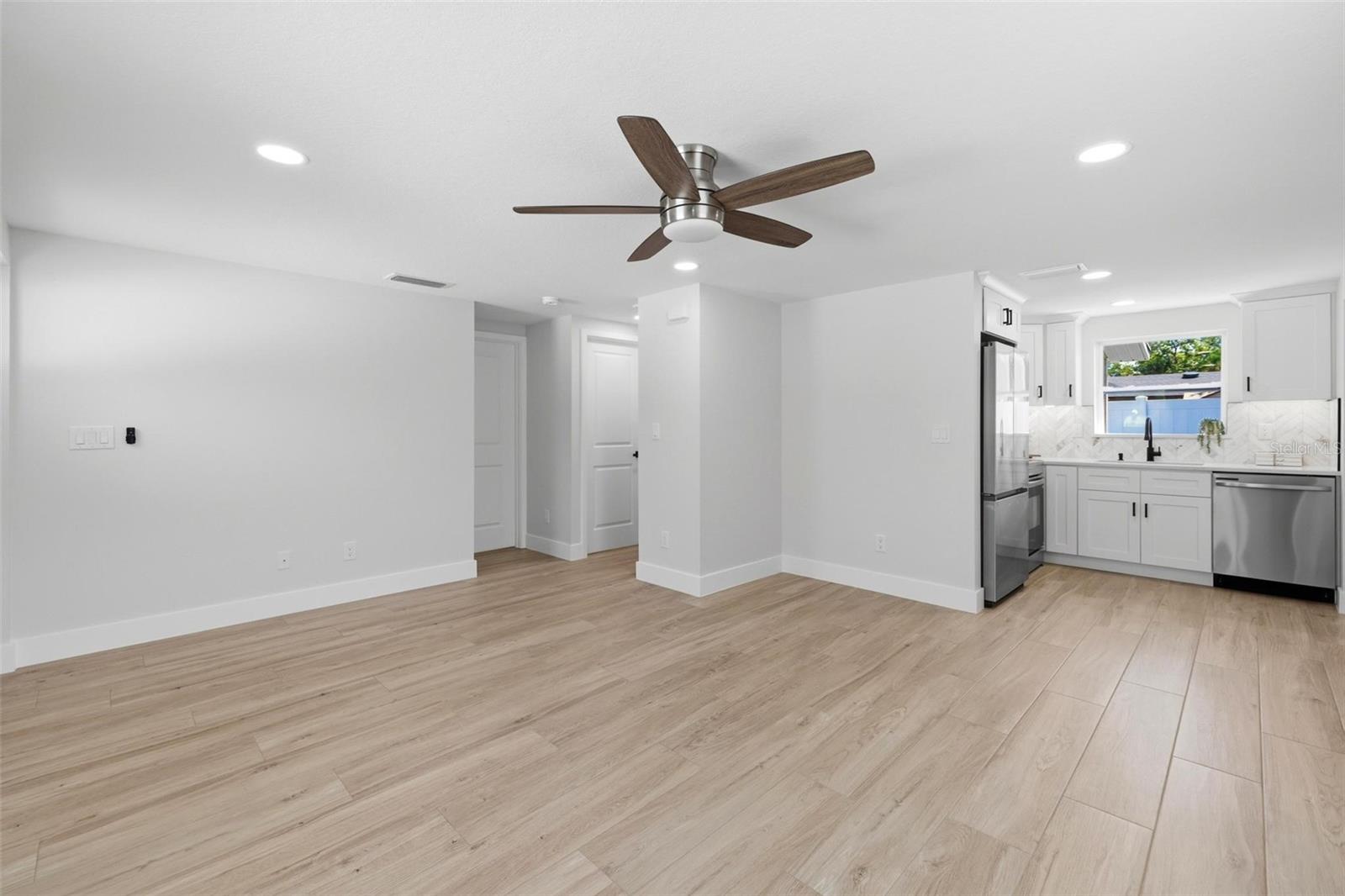 1802 ROBINHOOD ST, SARASOTA, FL, 34231