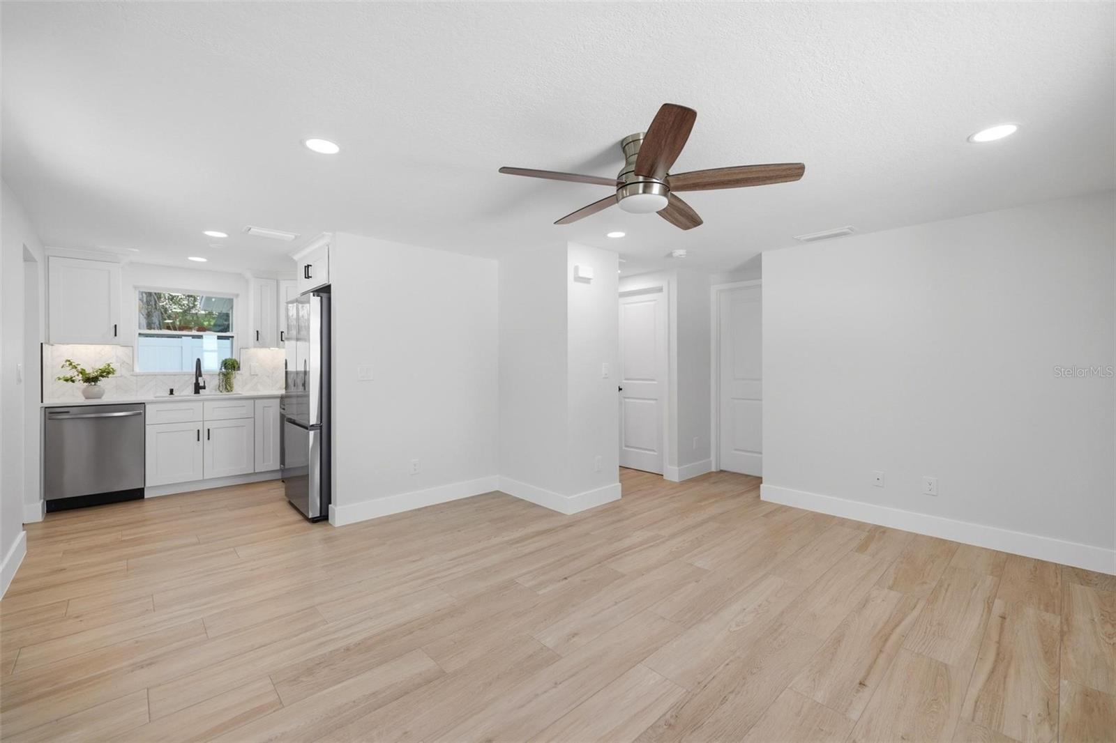 1802 ROBINHOOD ST, SARASOTA, FL, 34231